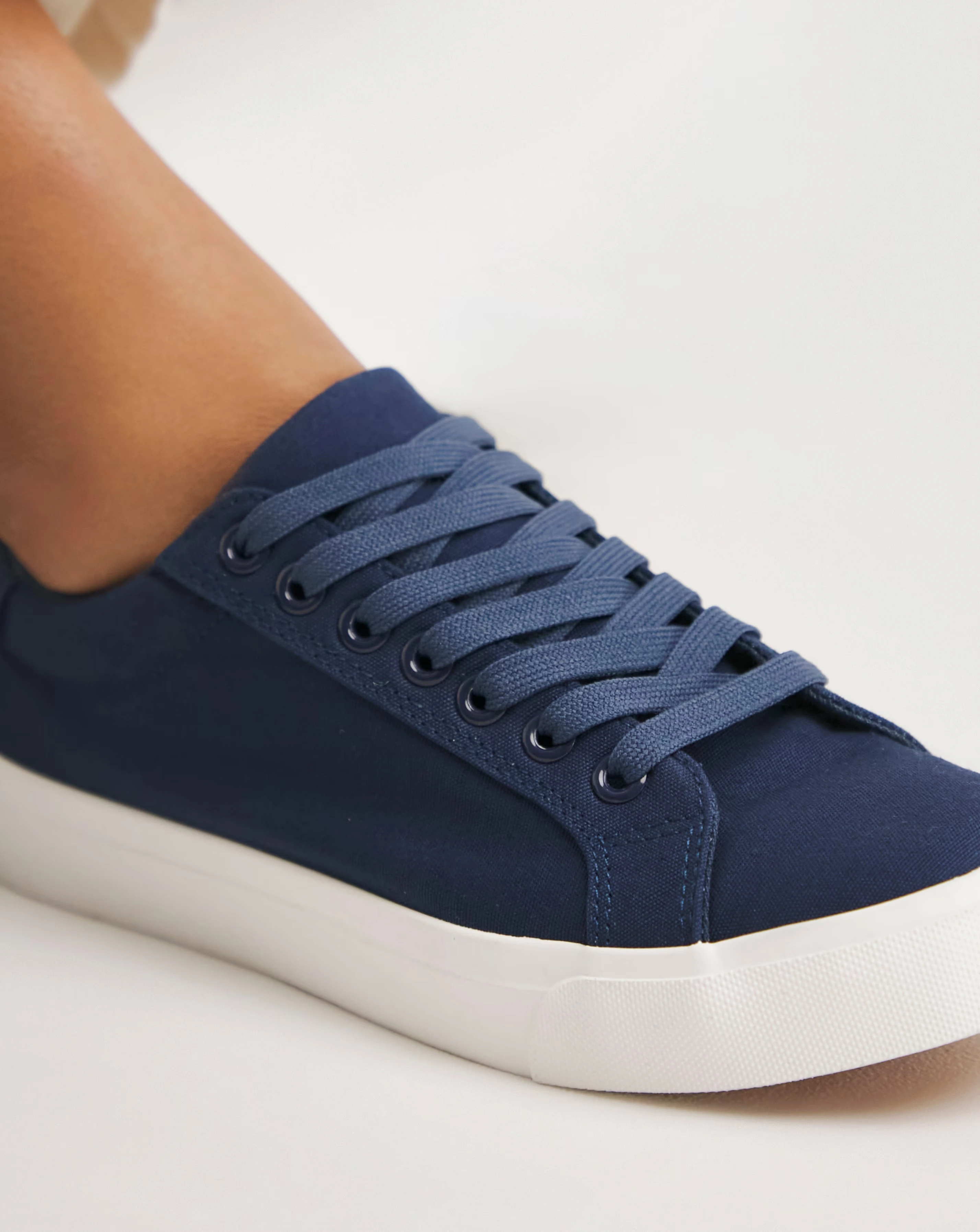 121475-busselton-lace-up-leisure-pumps-extra-wide-fit-eee–1.jpg
