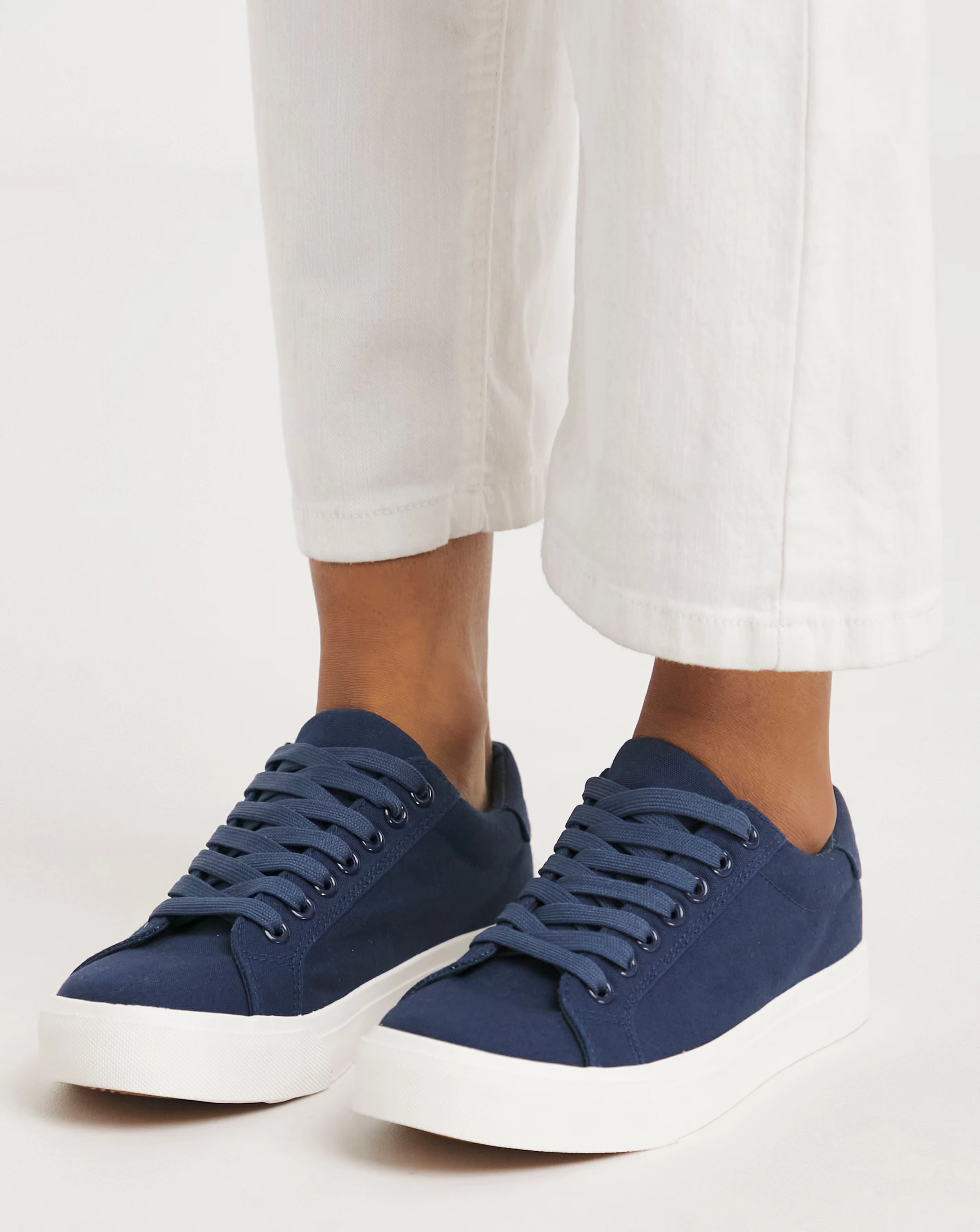 121475-busselton-lace-up-leisure-pumps-extra-wide-fit-eee–1.jpg