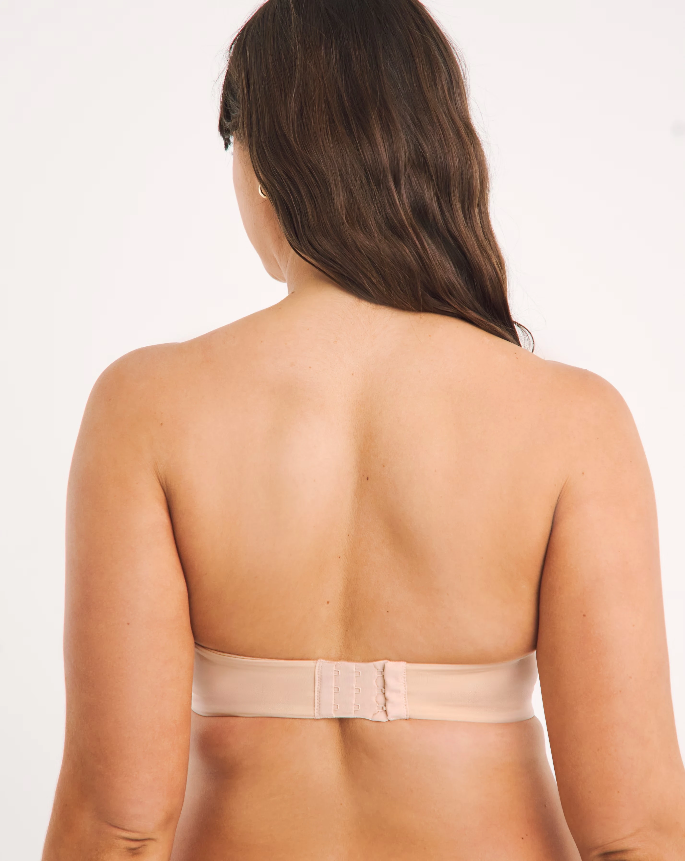 122548-wonderbra-refined-glamour-strapless-bra-pearl-beige-1.webp