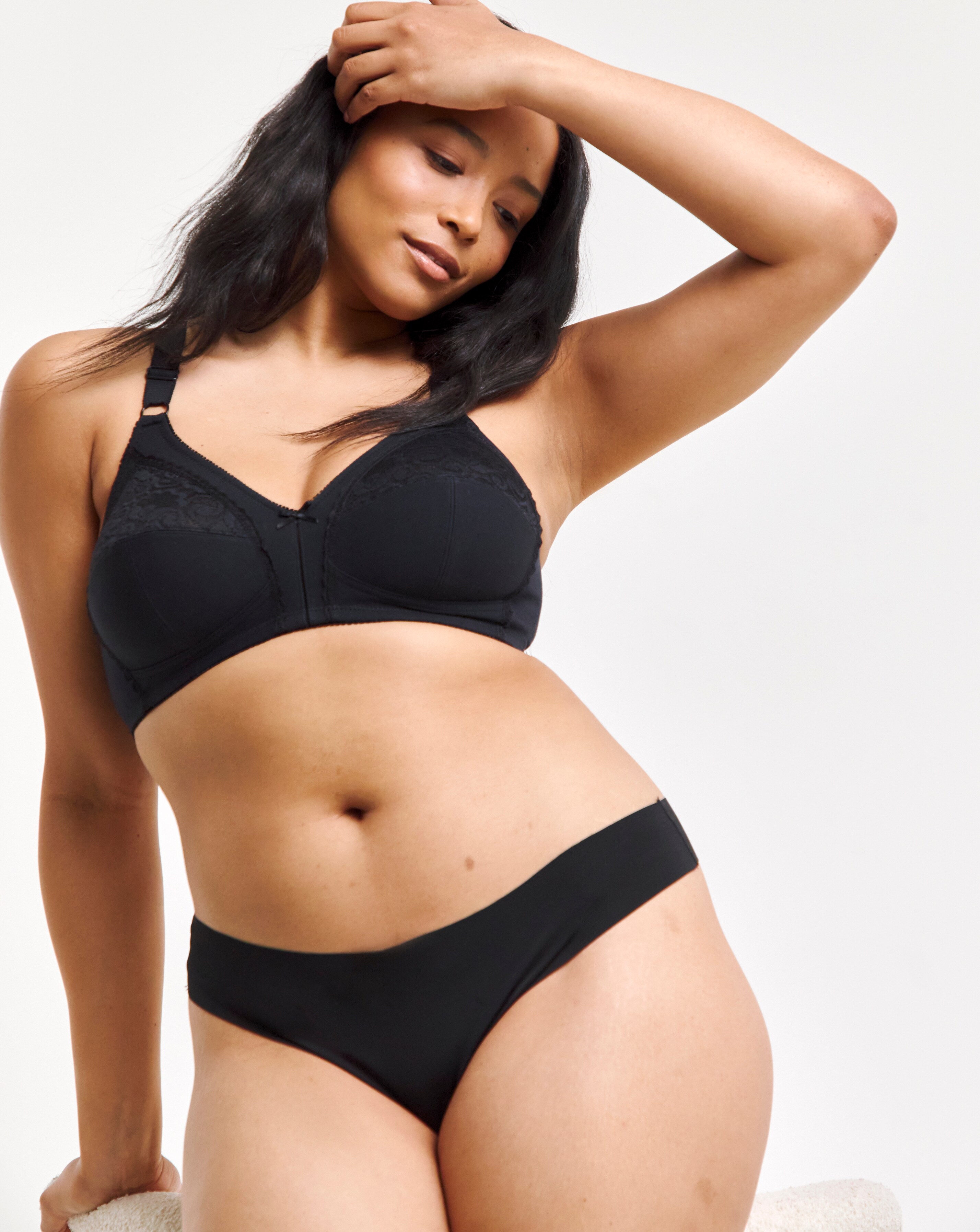 123188-dorina-classics-monica-full-cup-non-wired-bra-black-1.webp