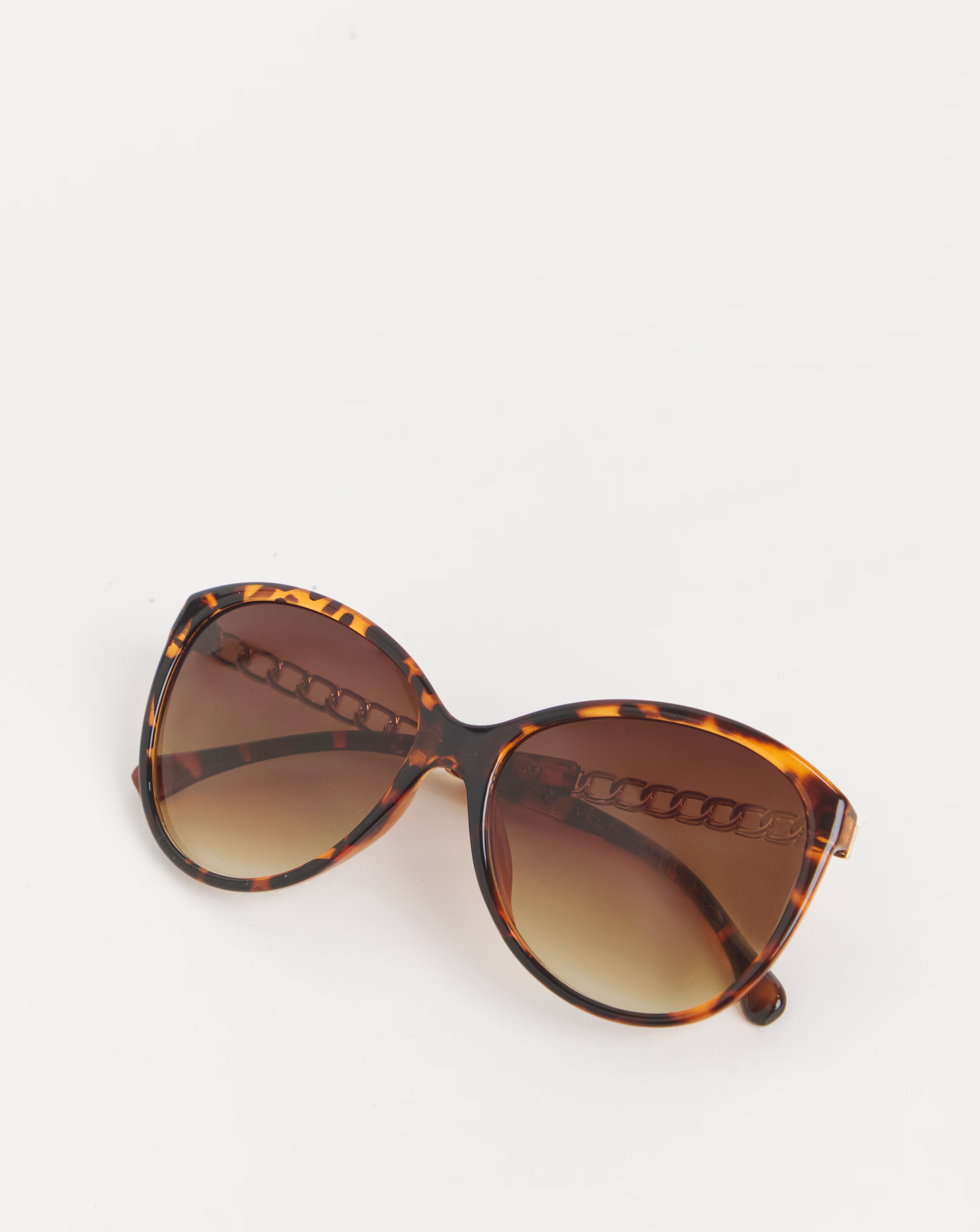 123446-kelly-tortoiseshell-chain-sunglasses-1.jpg