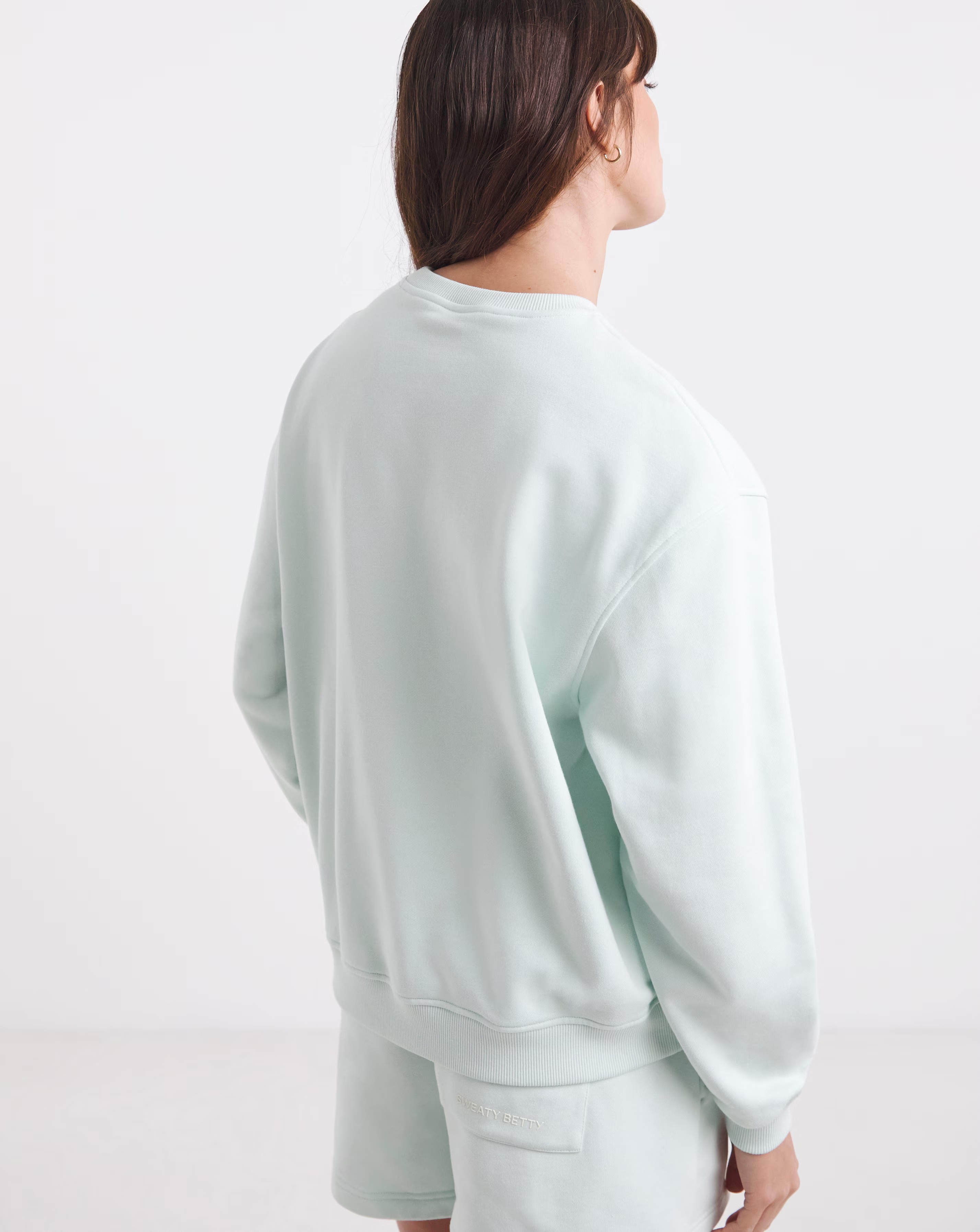 123733-sweaty-betty-revive-crew-neck-sweatshirt-1.webp