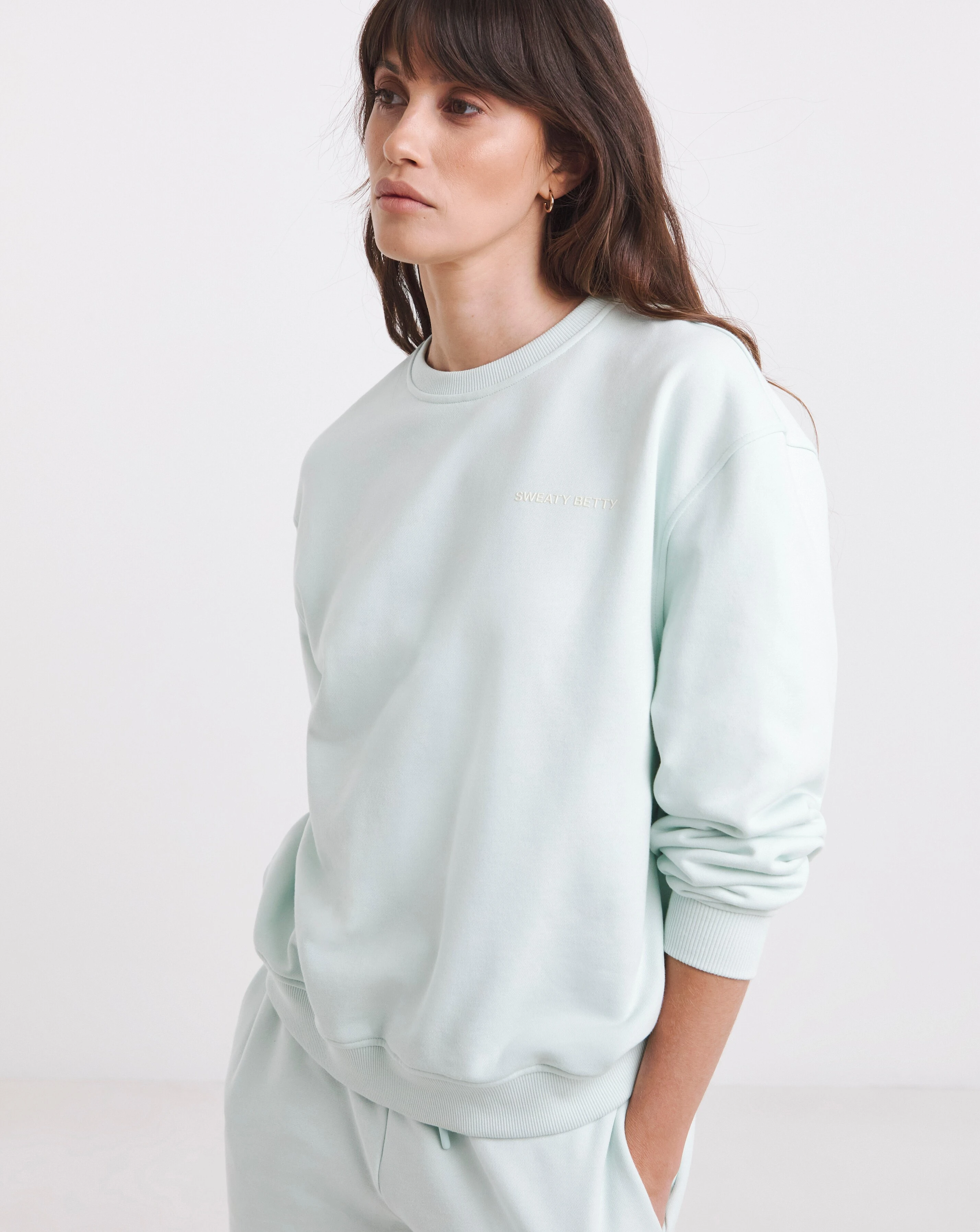 123733-sweaty-betty-revive-crew-neck-sweatshirt-1.webp