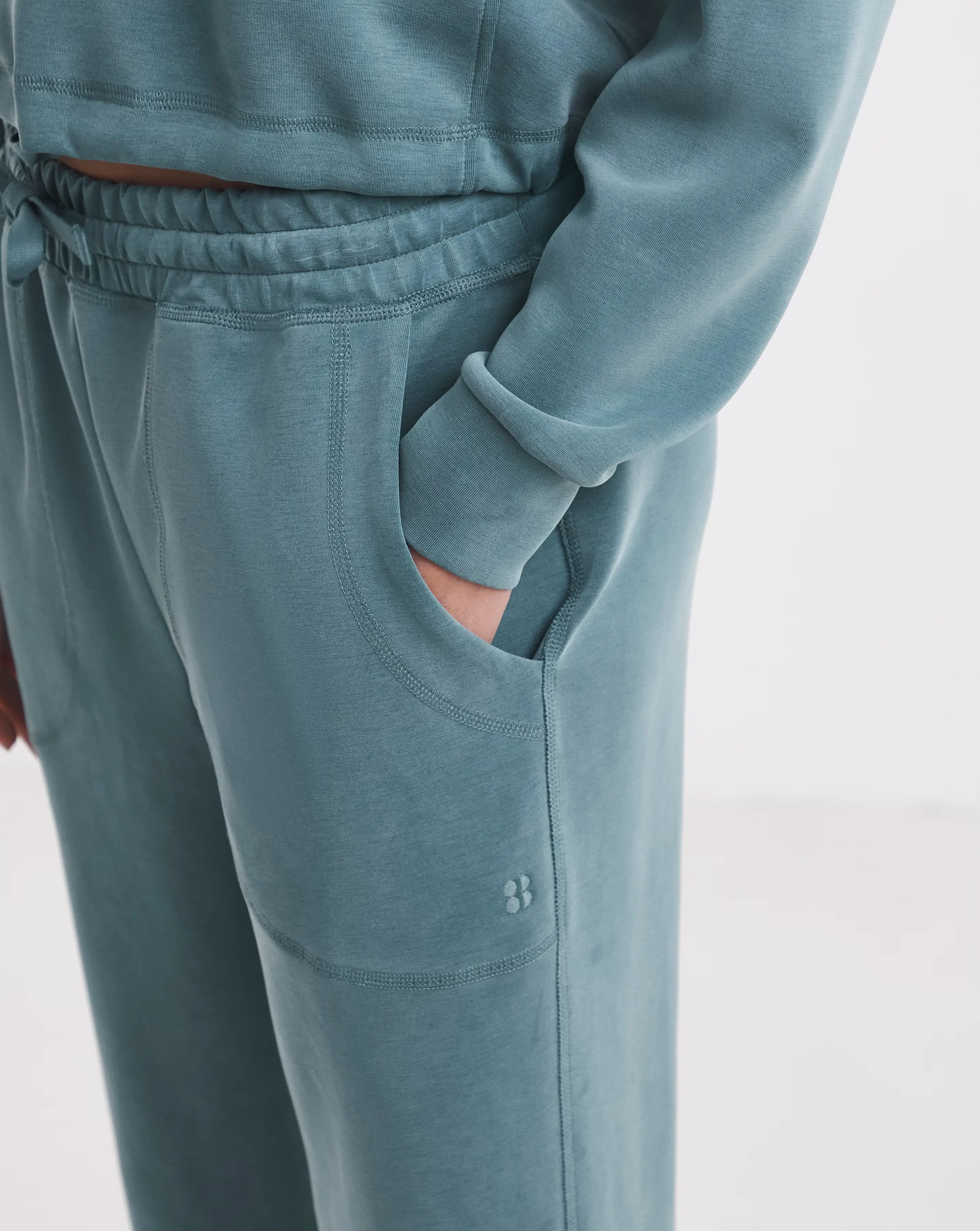 123772-sweaty-betty-sand-wash-cuffed-trousers-1.jpg