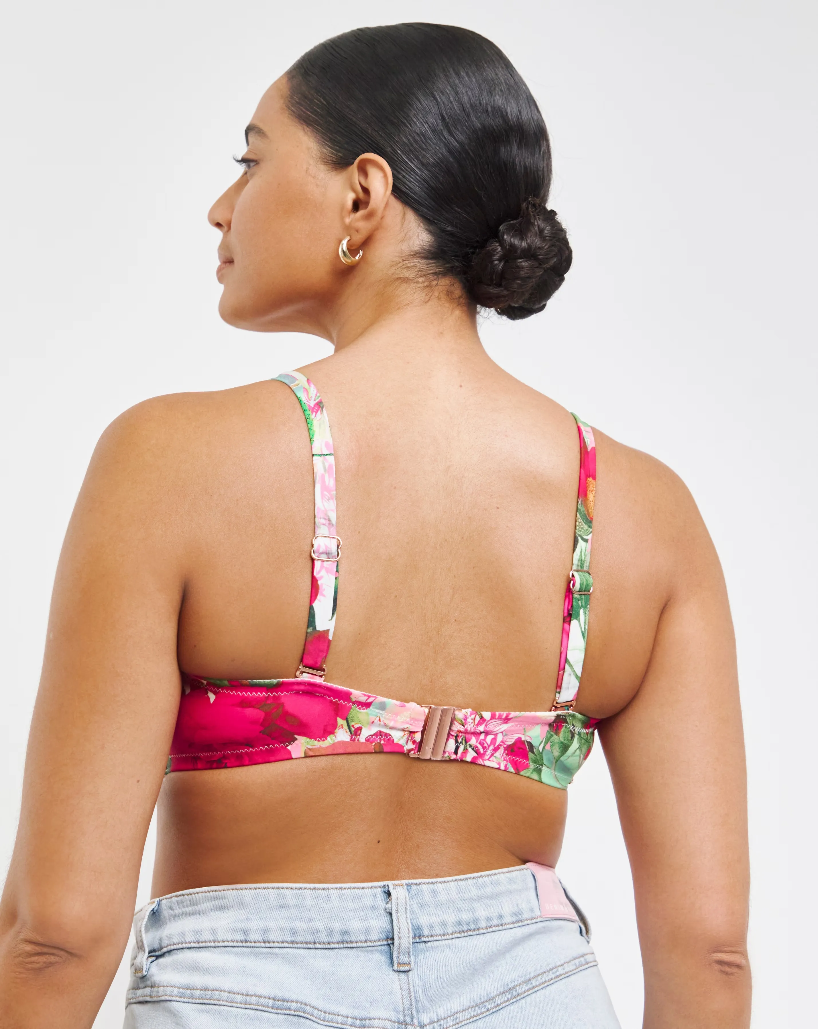 124661-figleaves-fantasy-floral-bikini-top-1.webp