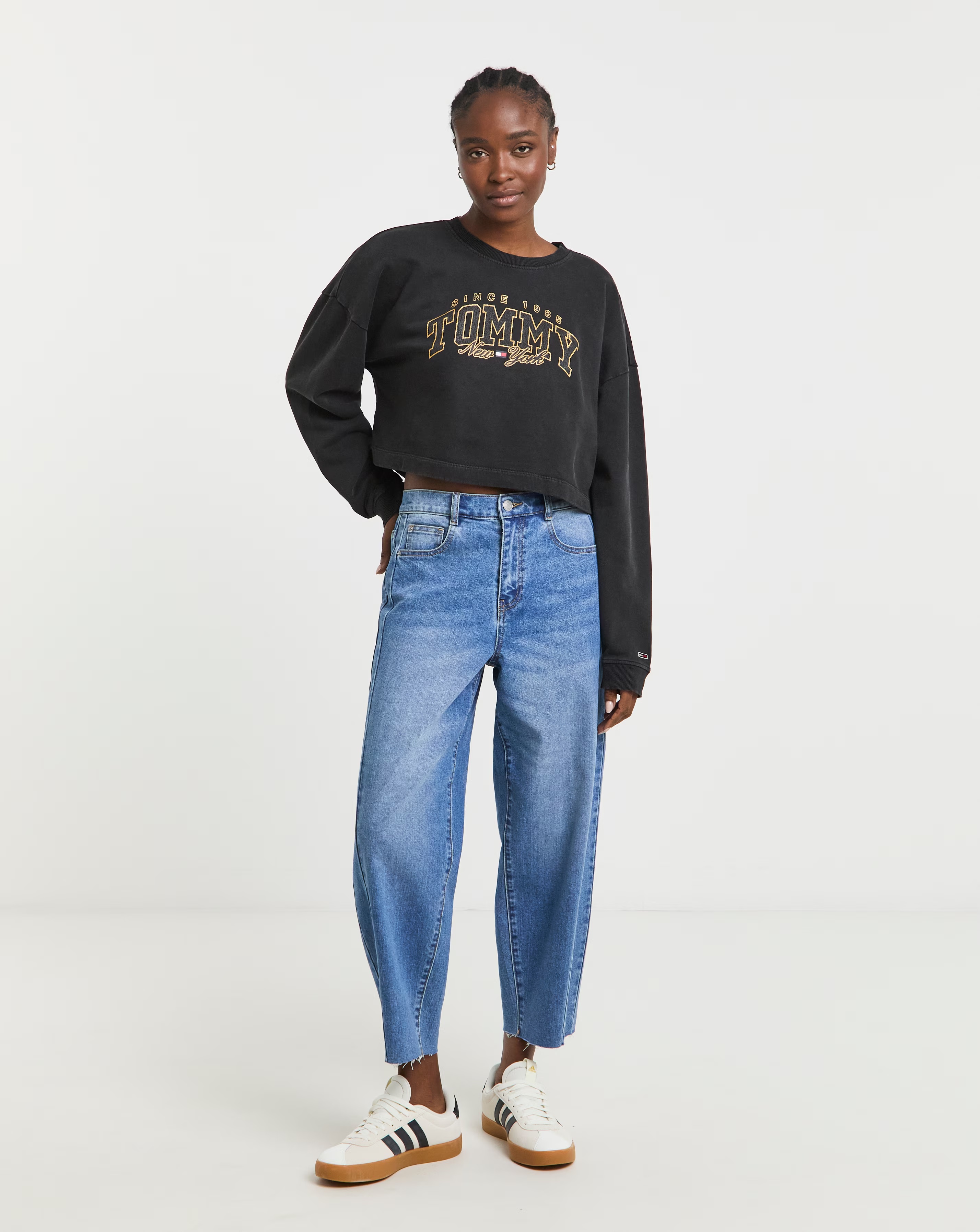 124841-tommy-jeans-luxe-varsity-crewneck-sweatshirt-1.webp