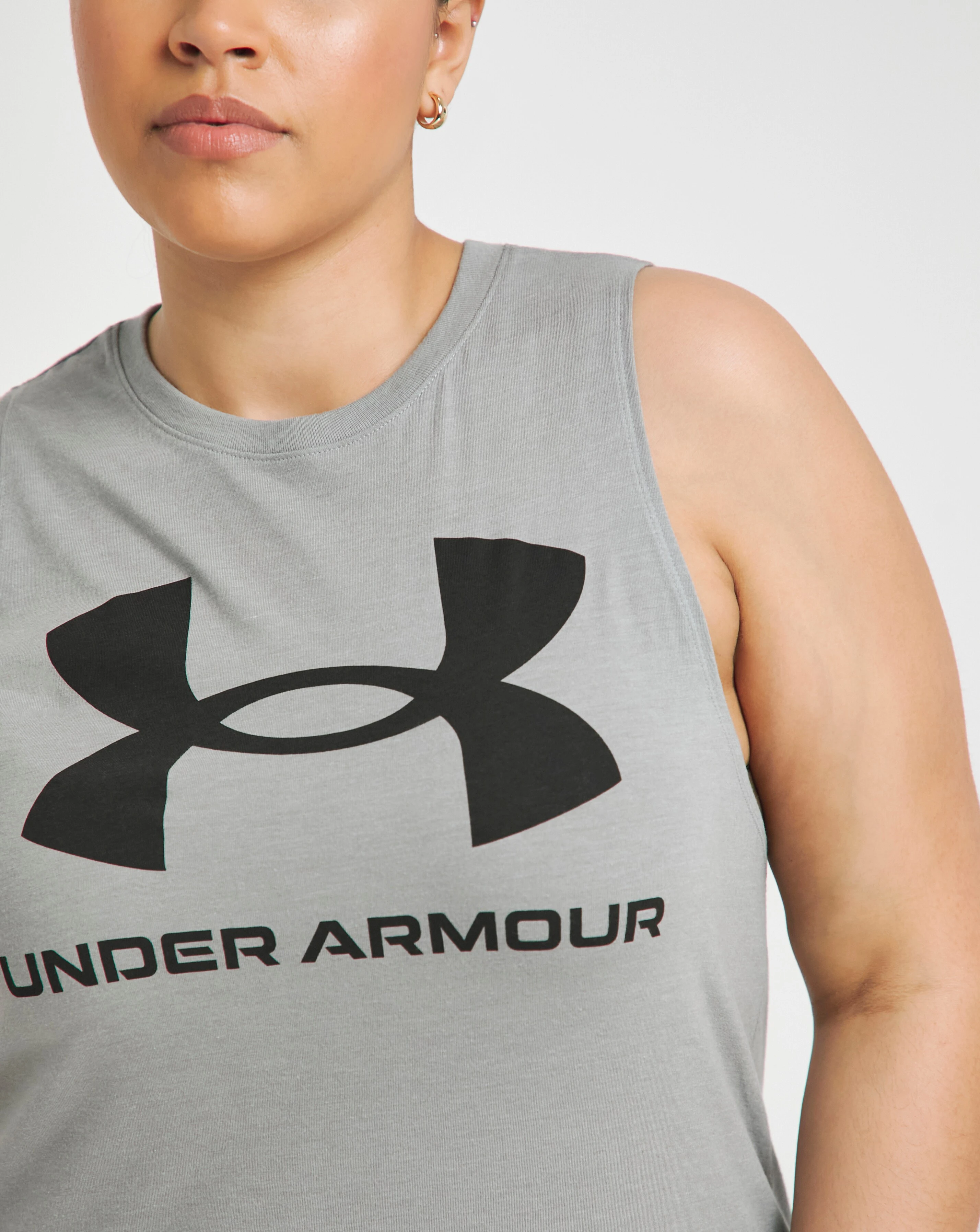 125173-under-armour-live-sportstyle-tank-1.webp