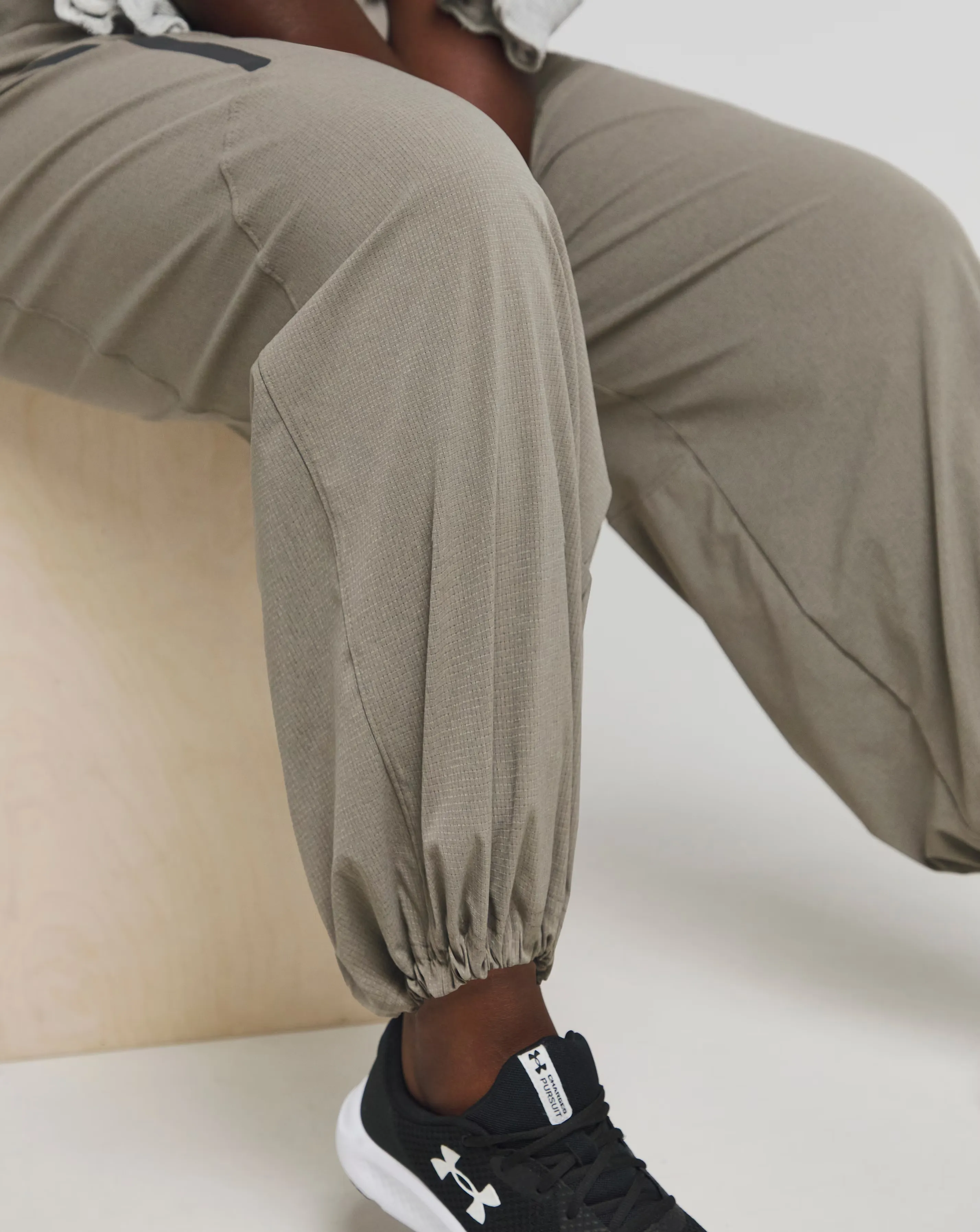 125187-under-armour-unstoppable-parachute-pant-1.jpg