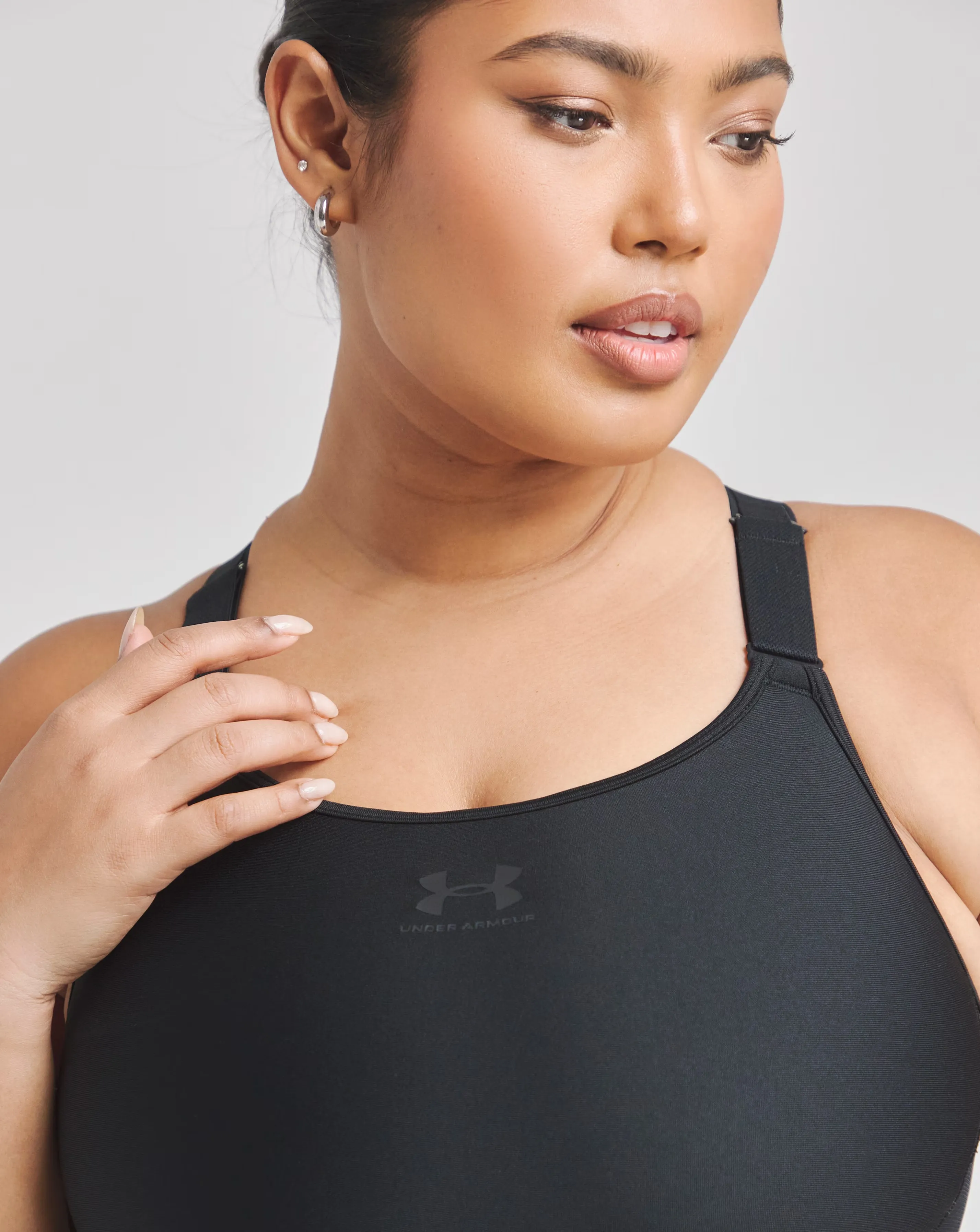 125193-under-armour-high-support-bra-1.jpg
