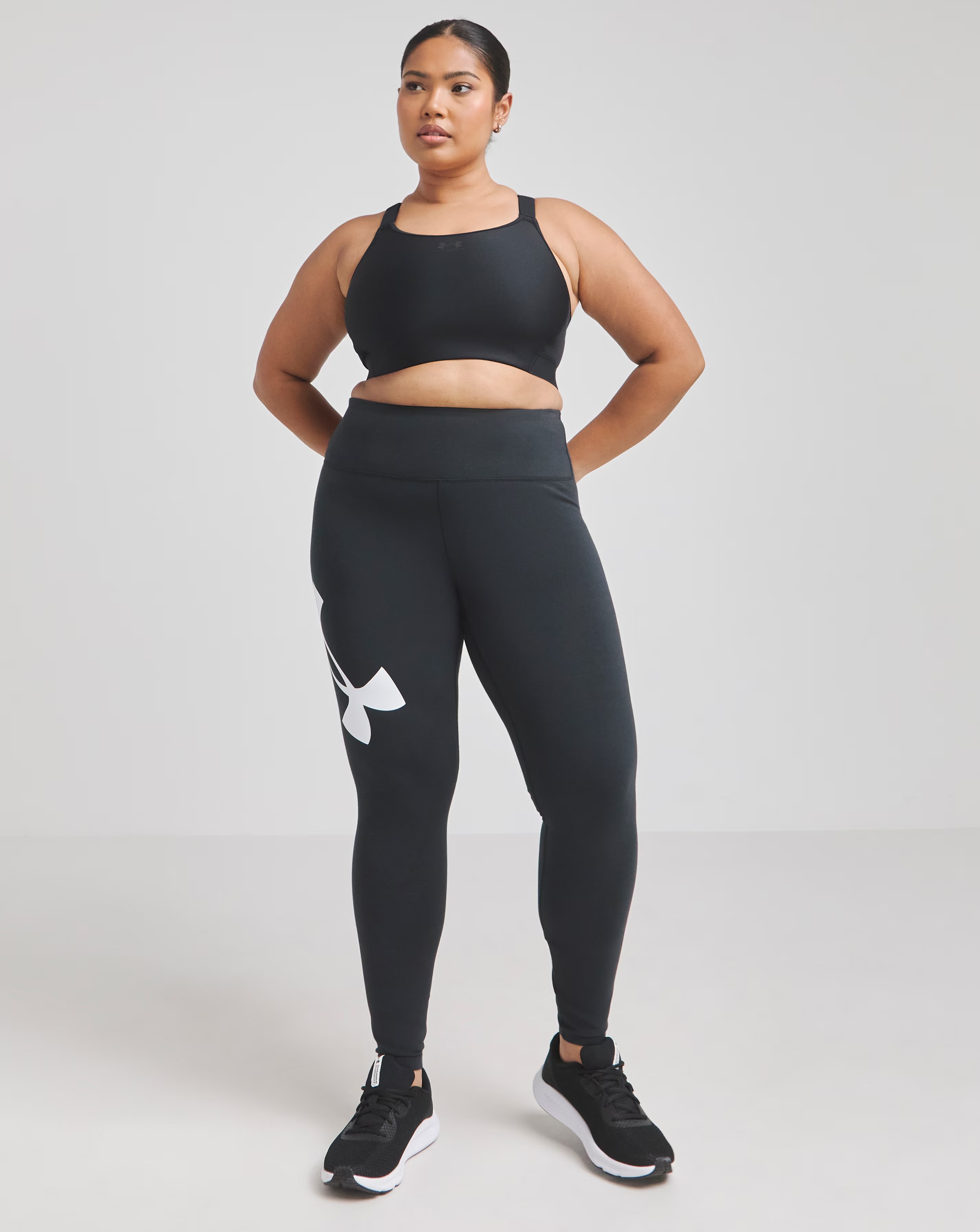 125193-under-armour-high-support-bra-1.jpg