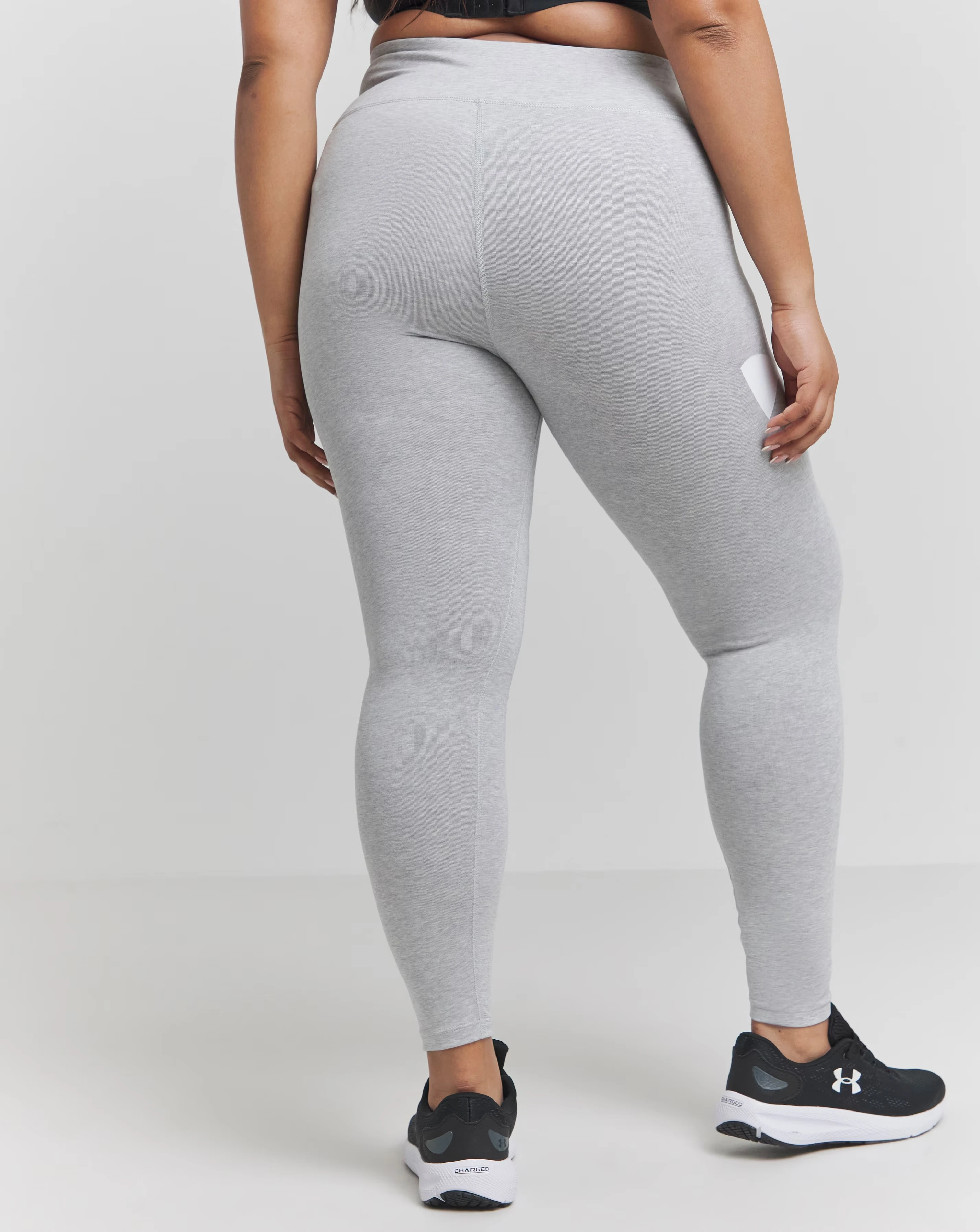 125328-under-armour-campus-legging-1.webp