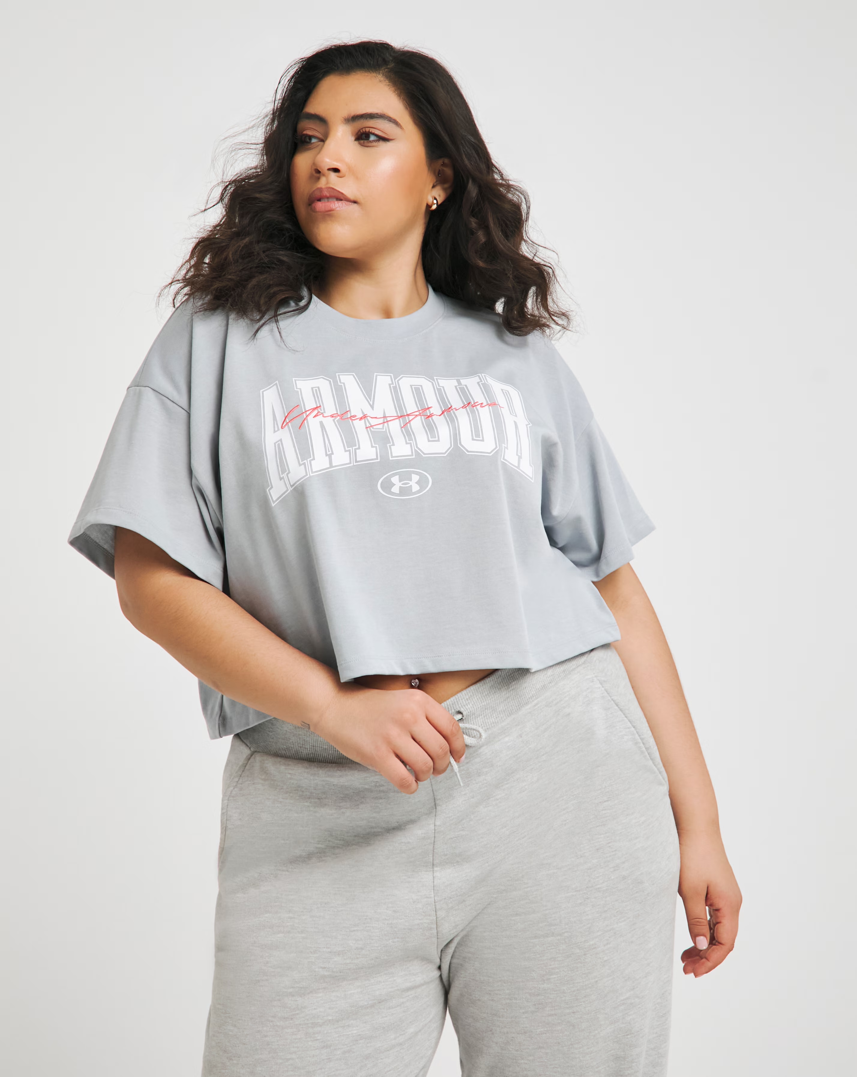 125351-under-armour-scripted-crop-t-shirt-1.webp