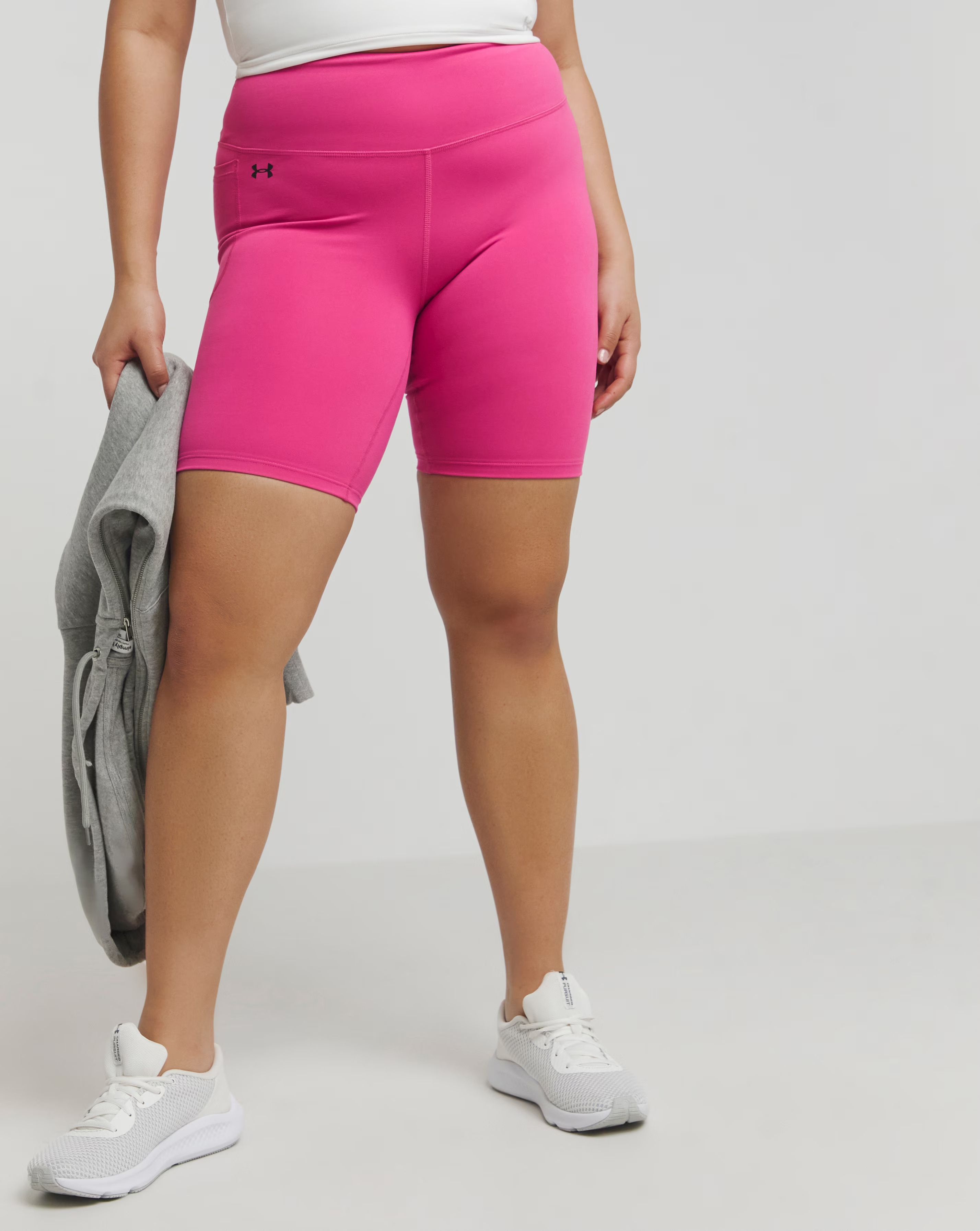 125443-under-armour-motion-bike-shorts-1.jpg