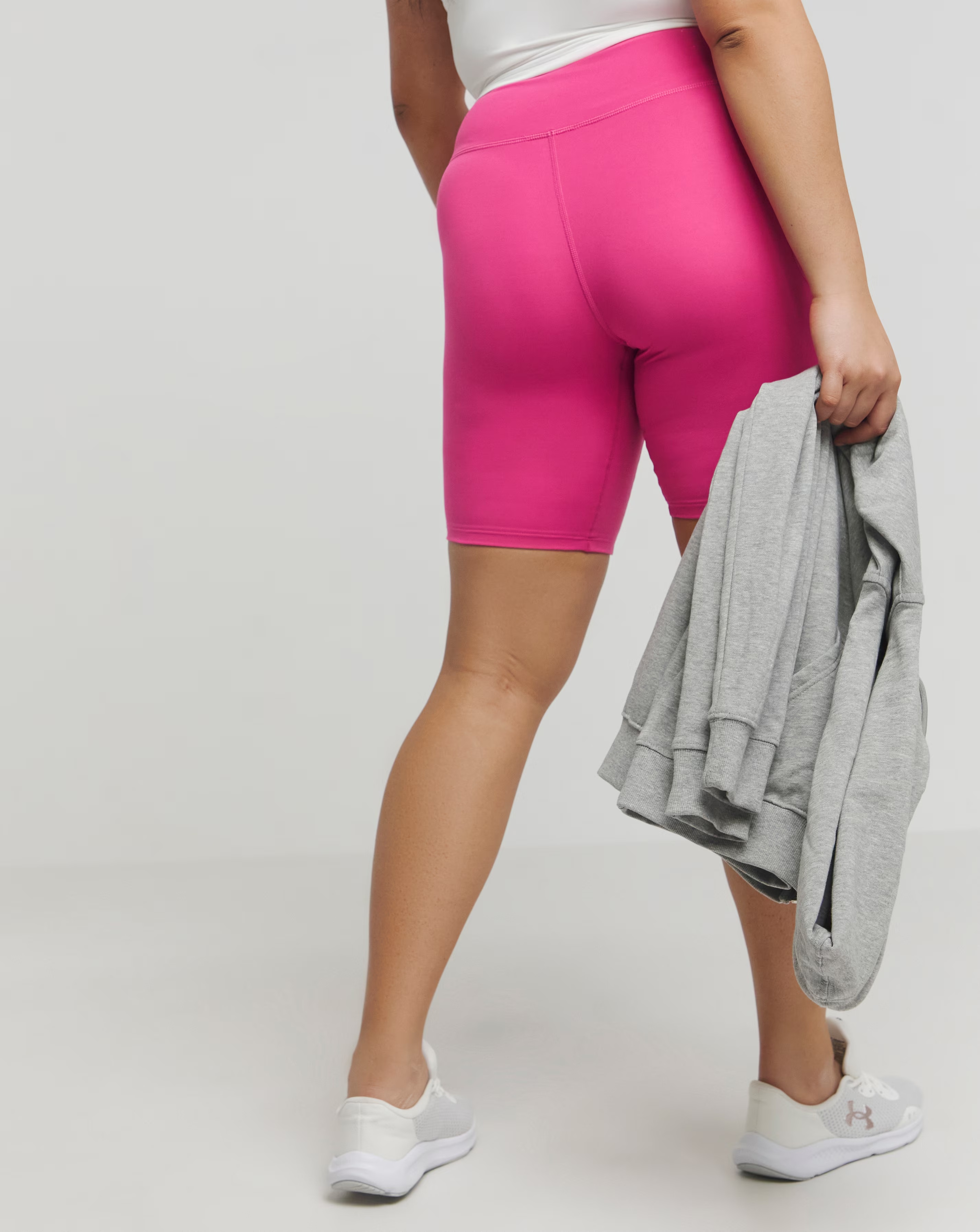 125443-under-armour-motion-bike-shorts-1.jpg
