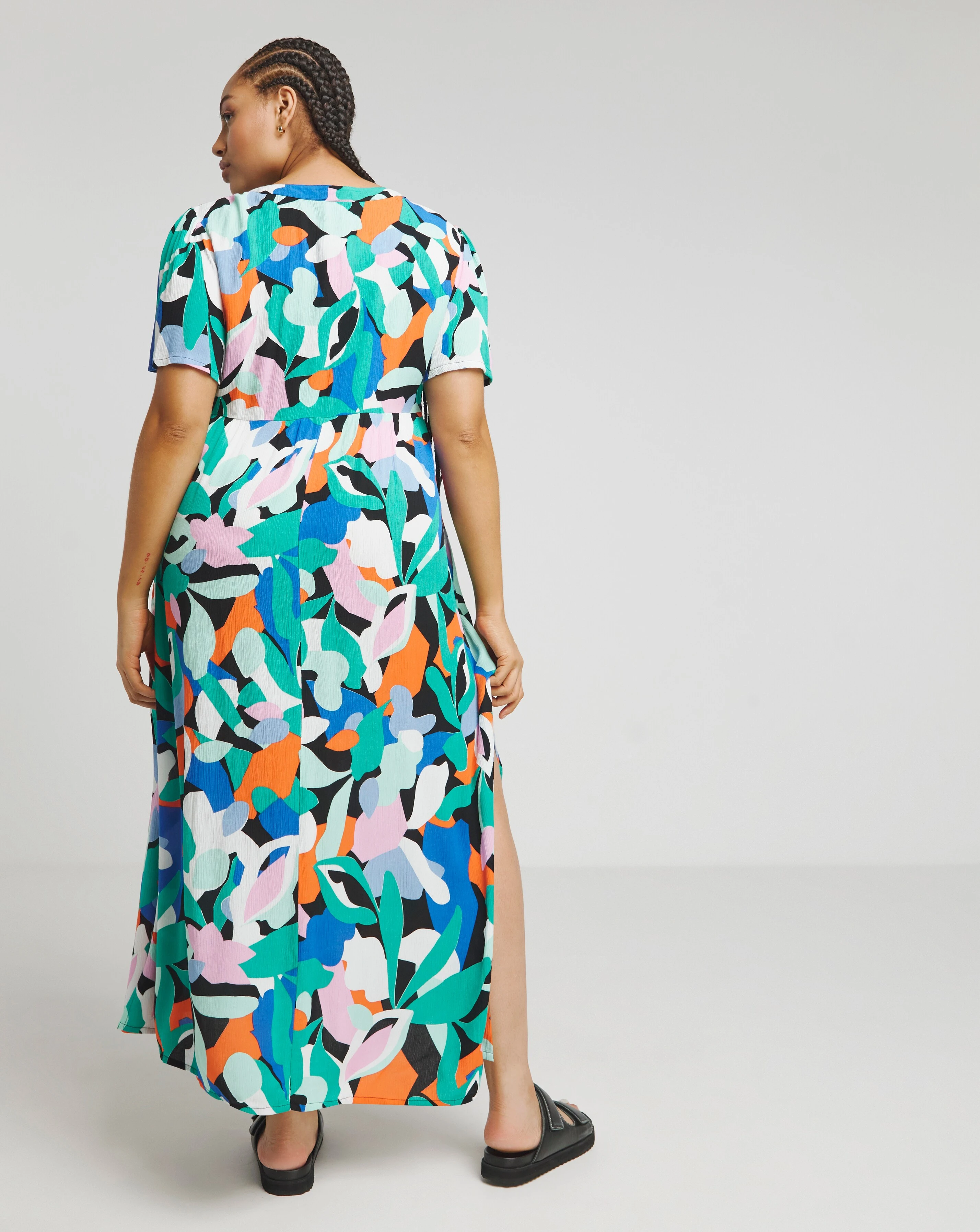 126244-simply-be-multi-crinkle-button-through-maxi-dress-with-pockets-1.jpg
