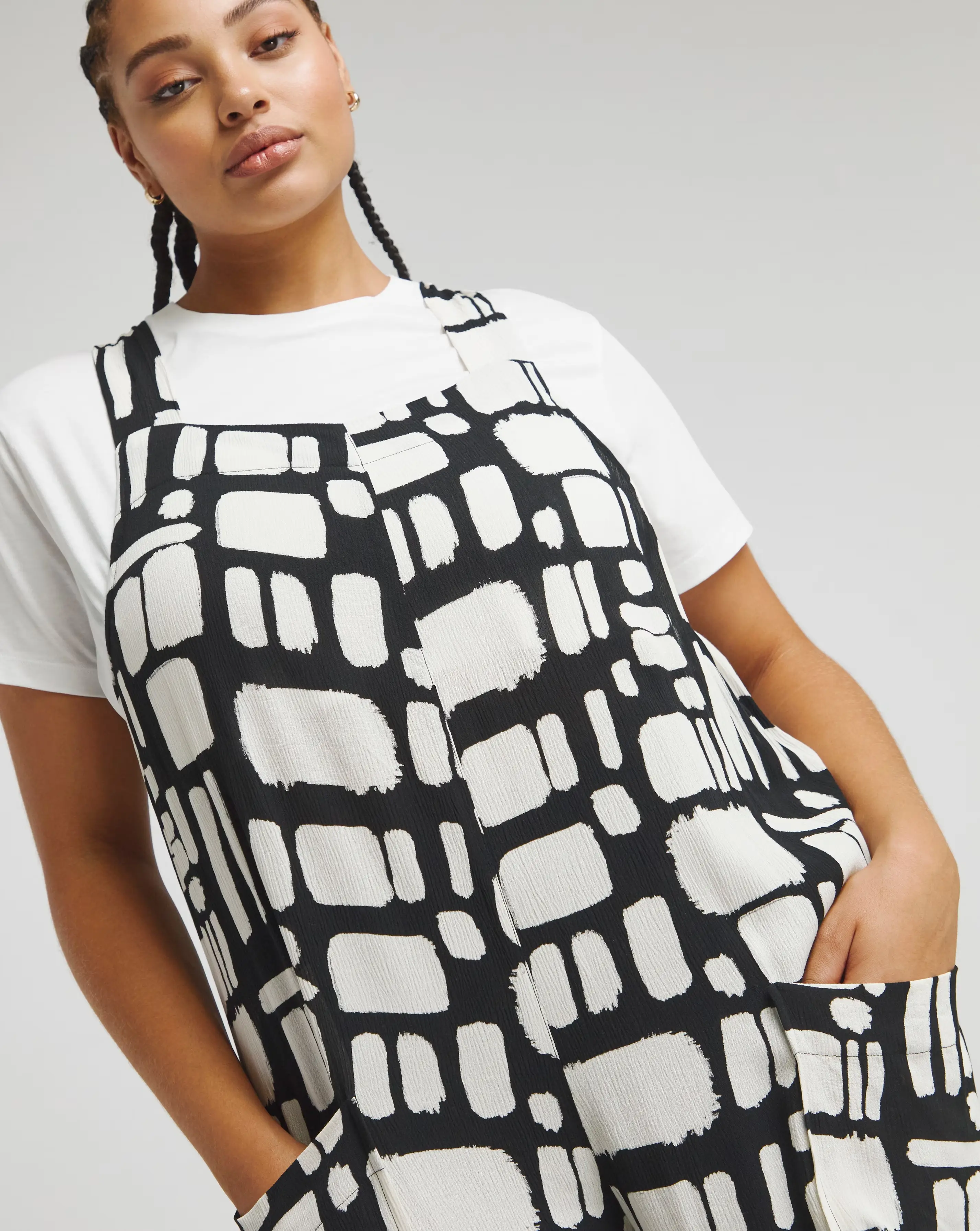 Simply Be Mono Print Crinkle Wide Leg Jumpsuit With Pockets 1 126283-simply-be-mono-print-crinkle-wide-leg-jumpsuit-with-pockets-1.webp