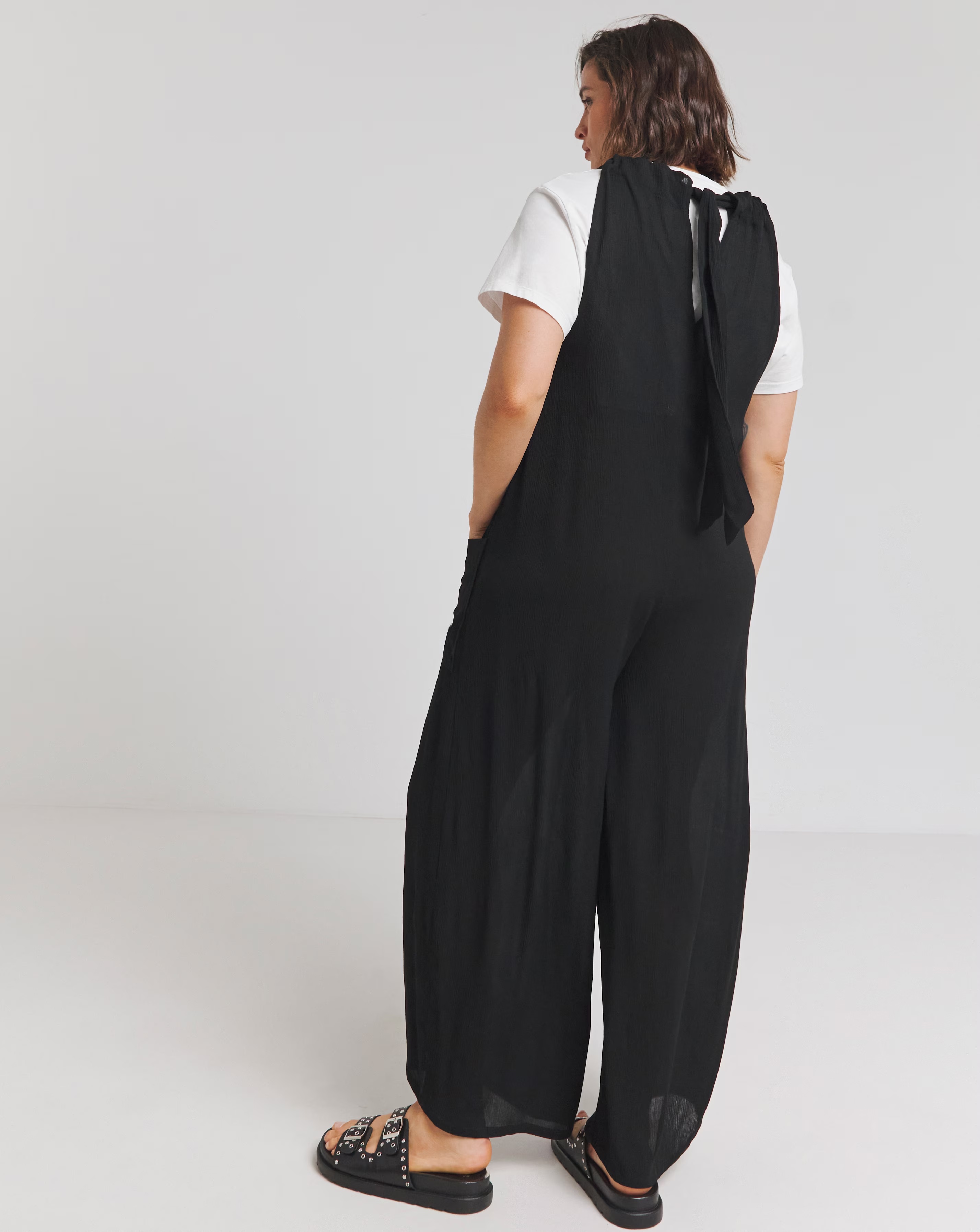 127228-simply-be-black-crinkle-wide-leg-jumpsuit-with-pockets-1.jpg