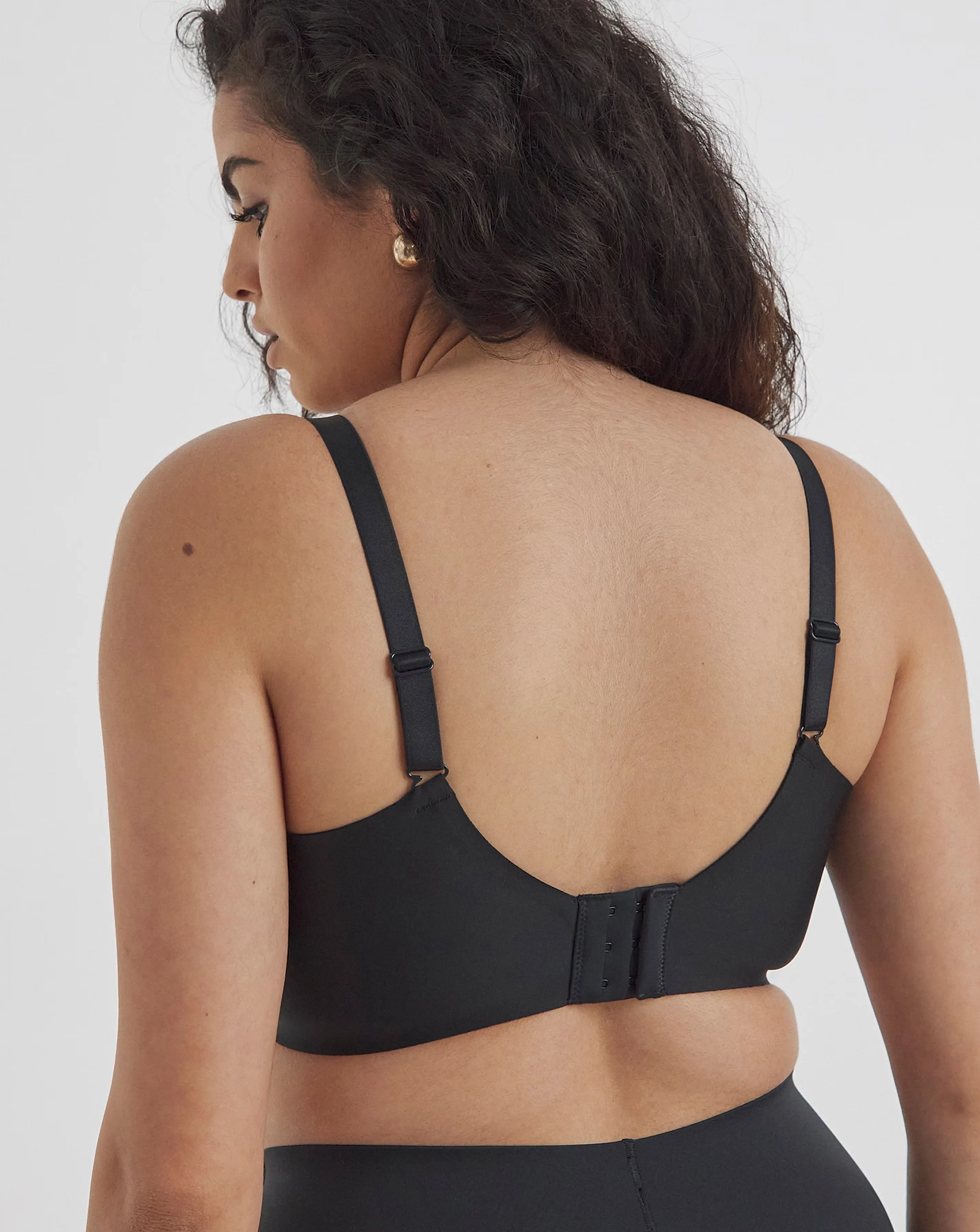 12744-magisculpt-smooth-amp-sculpt-ultimate-comfort-non-wired-t-shirt-bra-b-f-black-1.webp
