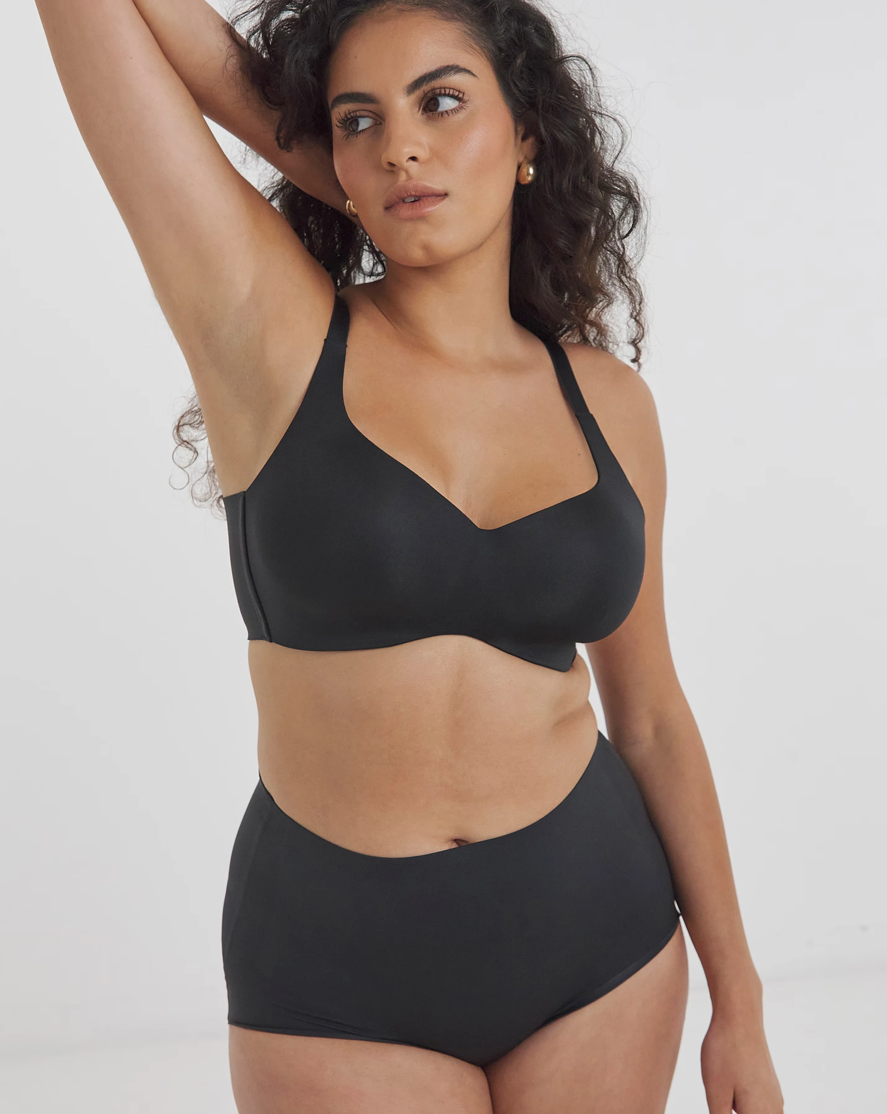 12744-magisculpt-smooth-amp-sculpt-ultimate-comfort-non-wired-t-shirt-bra-b-f-black-1.webp
