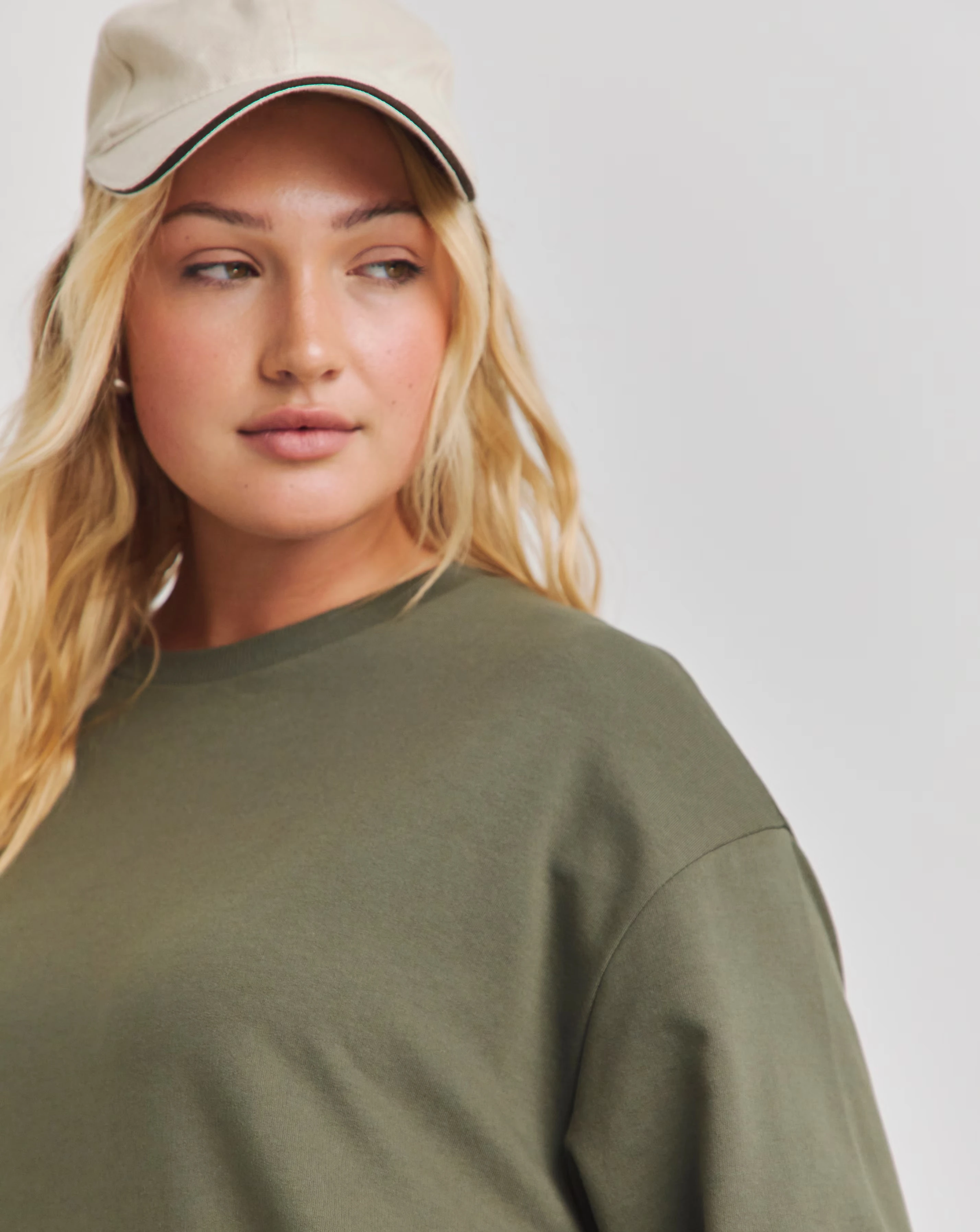 127977-green-midi-sweatshirt-dress-with-pockets-1.jpg
