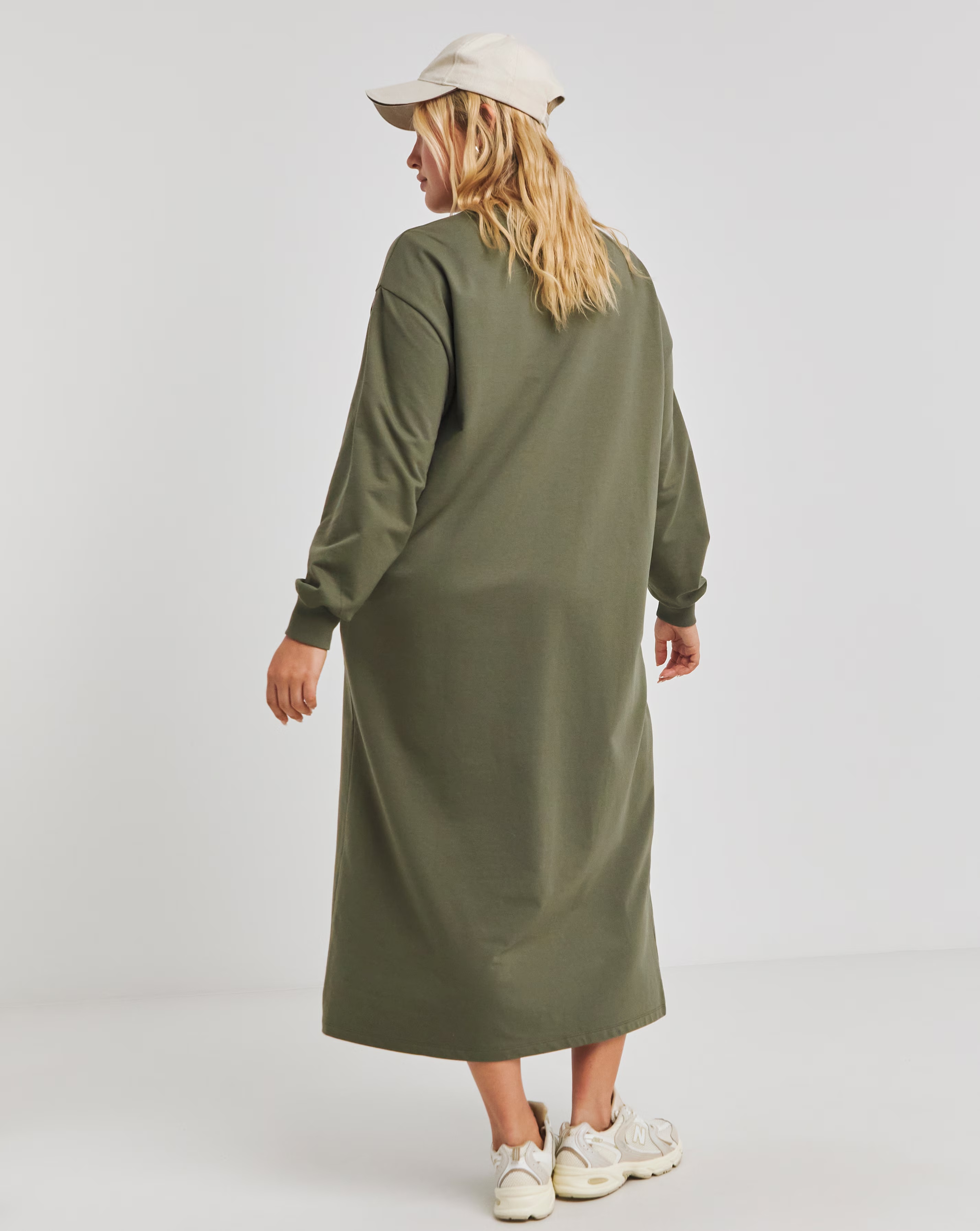 127977-green-midi-sweatshirt-dress-with-pockets-1.jpg