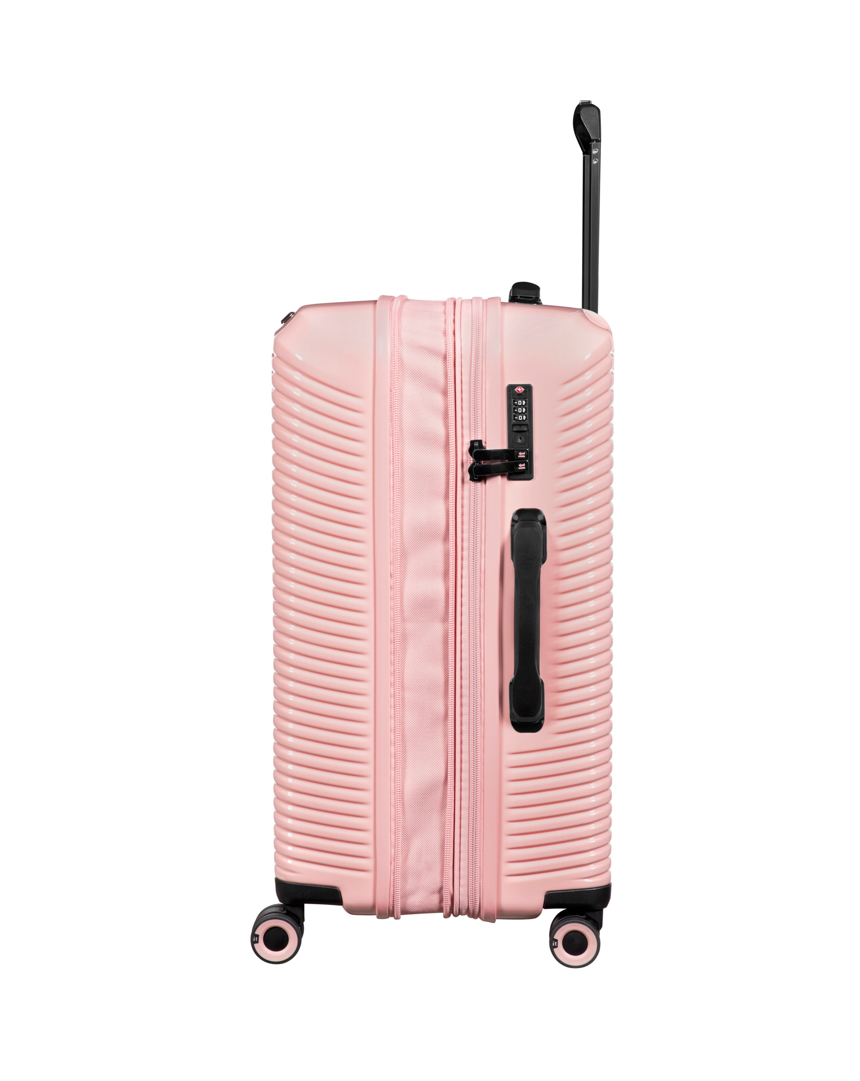 128565-it-luggage-traversed-cabin-suitcase-1.jpg