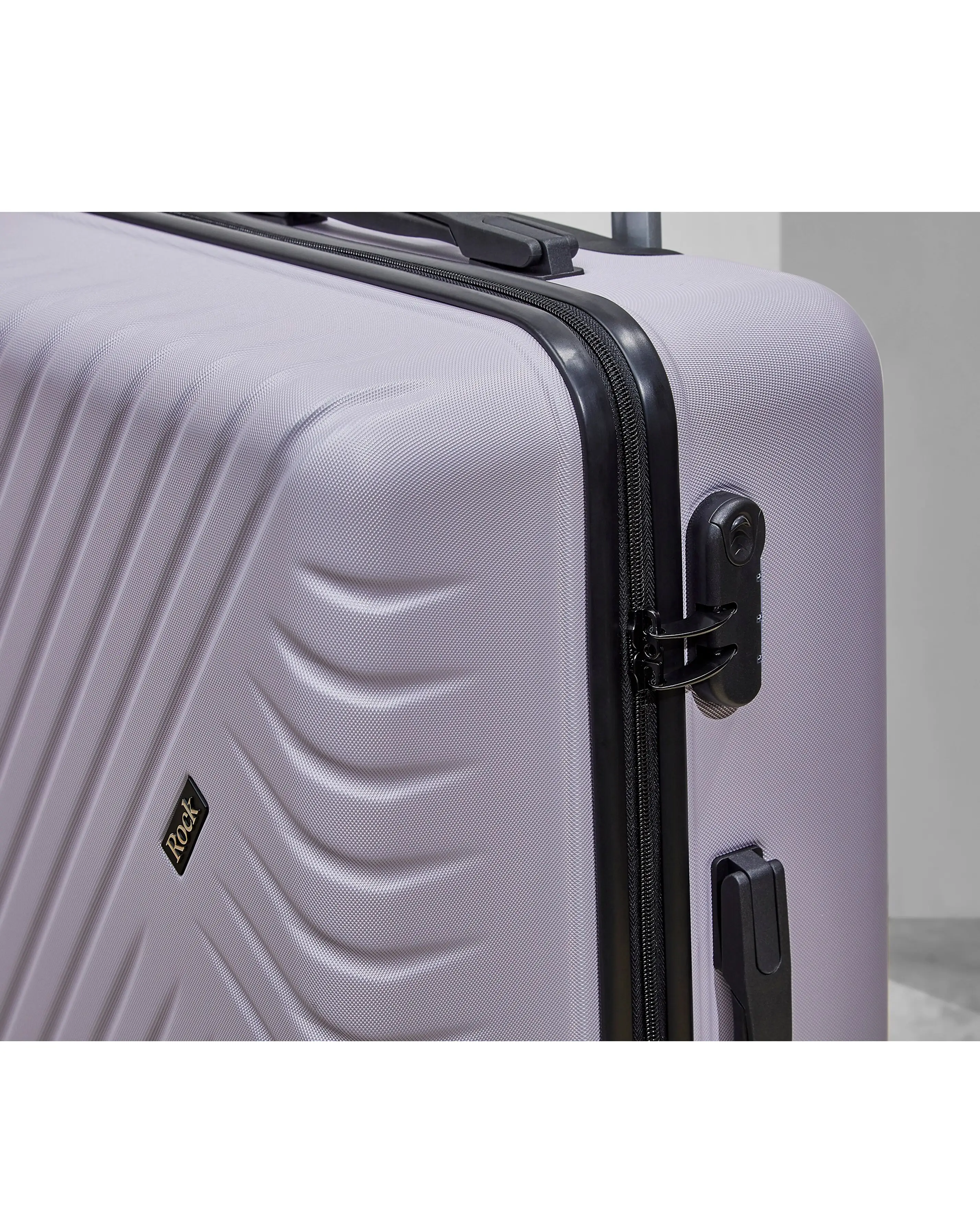 128597-rock-santiago-large-suitcase-1.jpg