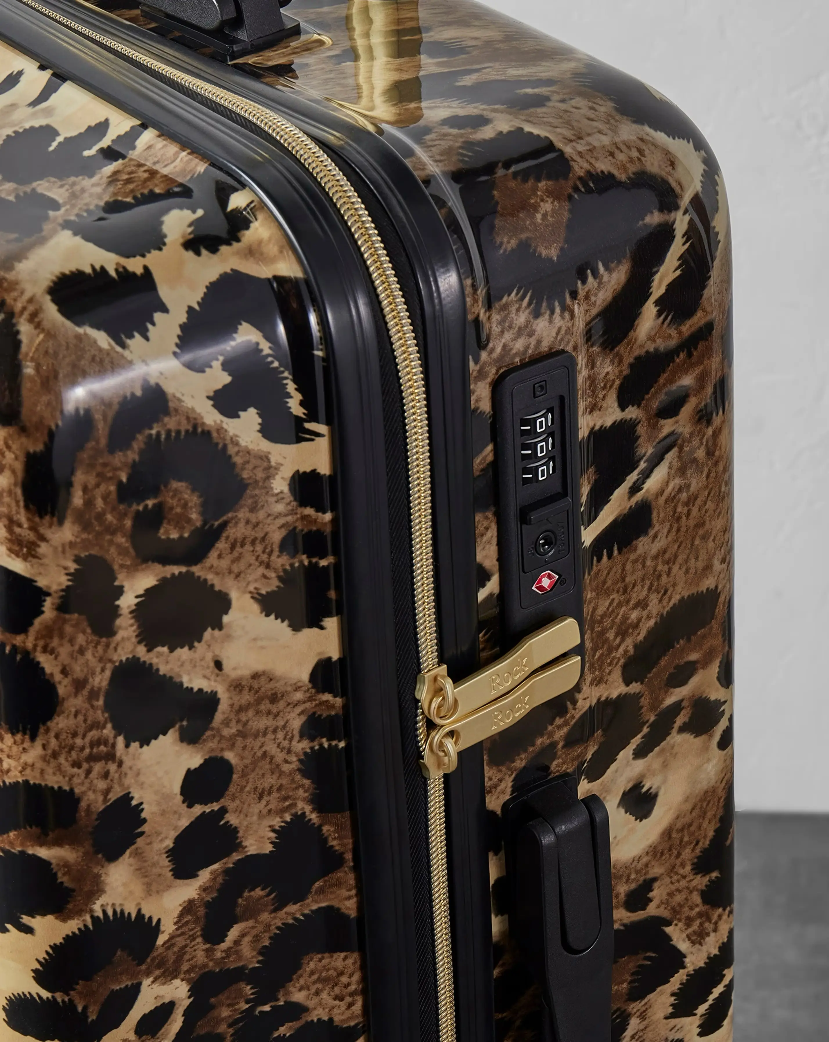 128669-rock-savannah-leopard-cabin-suitcase-1.jpg