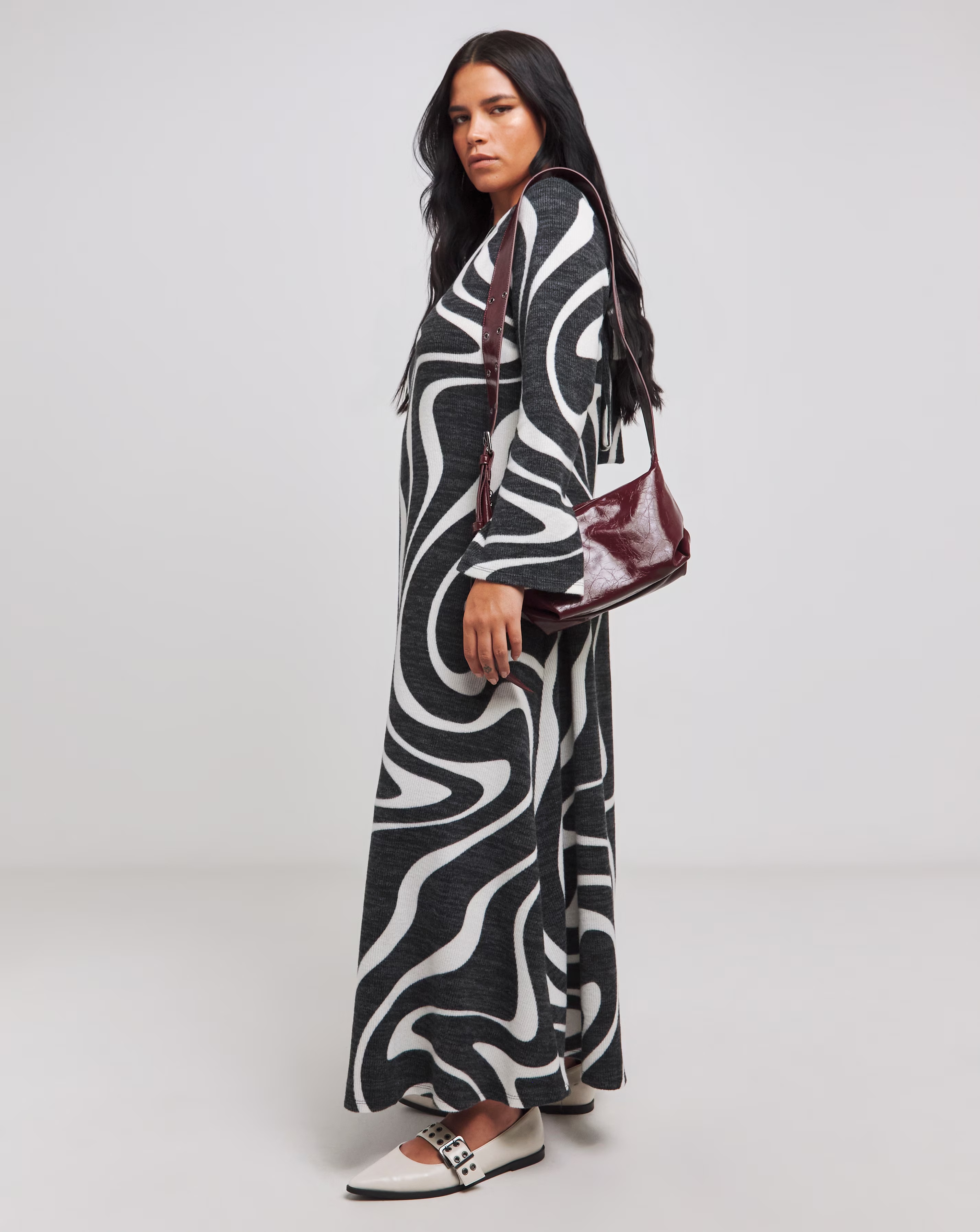 129156-mono-print-rib-flare-sleeve-cosy-maxi-dress-1.webp