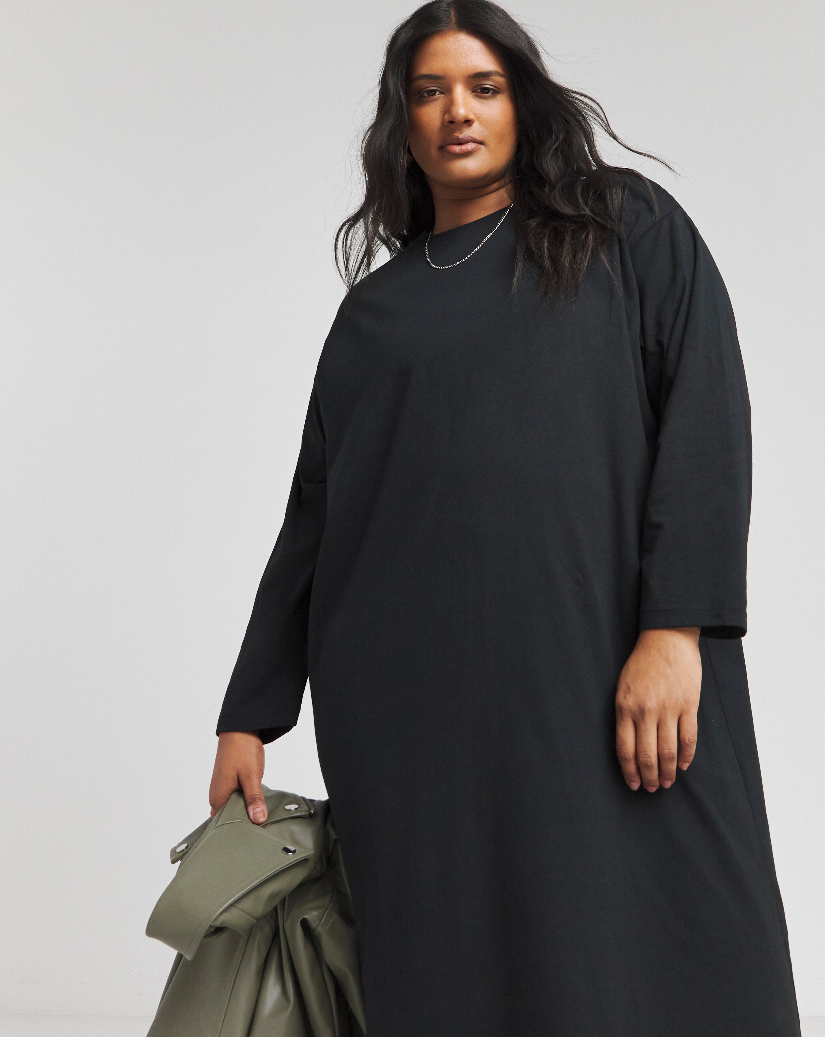 129563-black-midi-t-shirt-dress-1.jpg