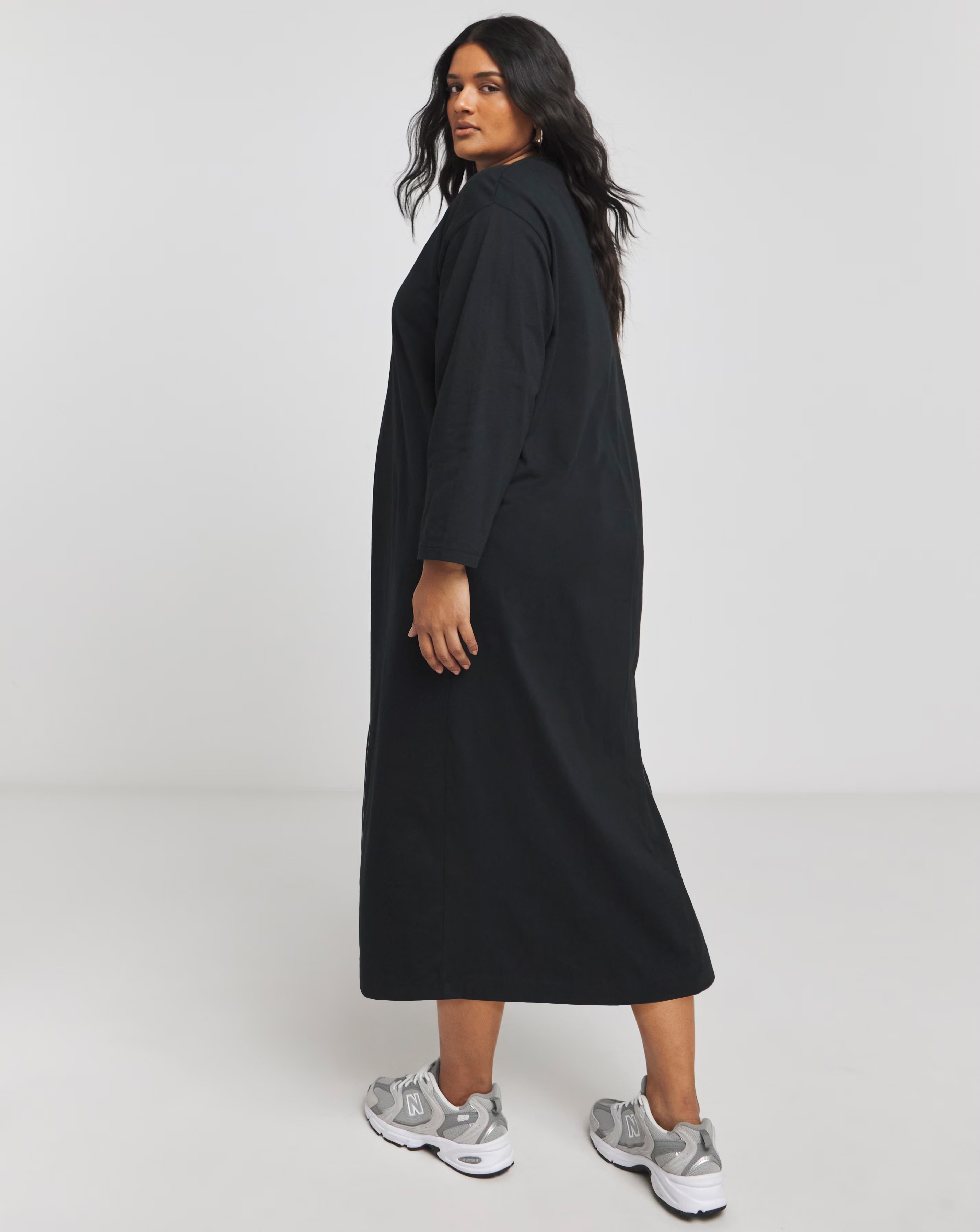 129563-black-midi-t-shirt-dress-1.jpg