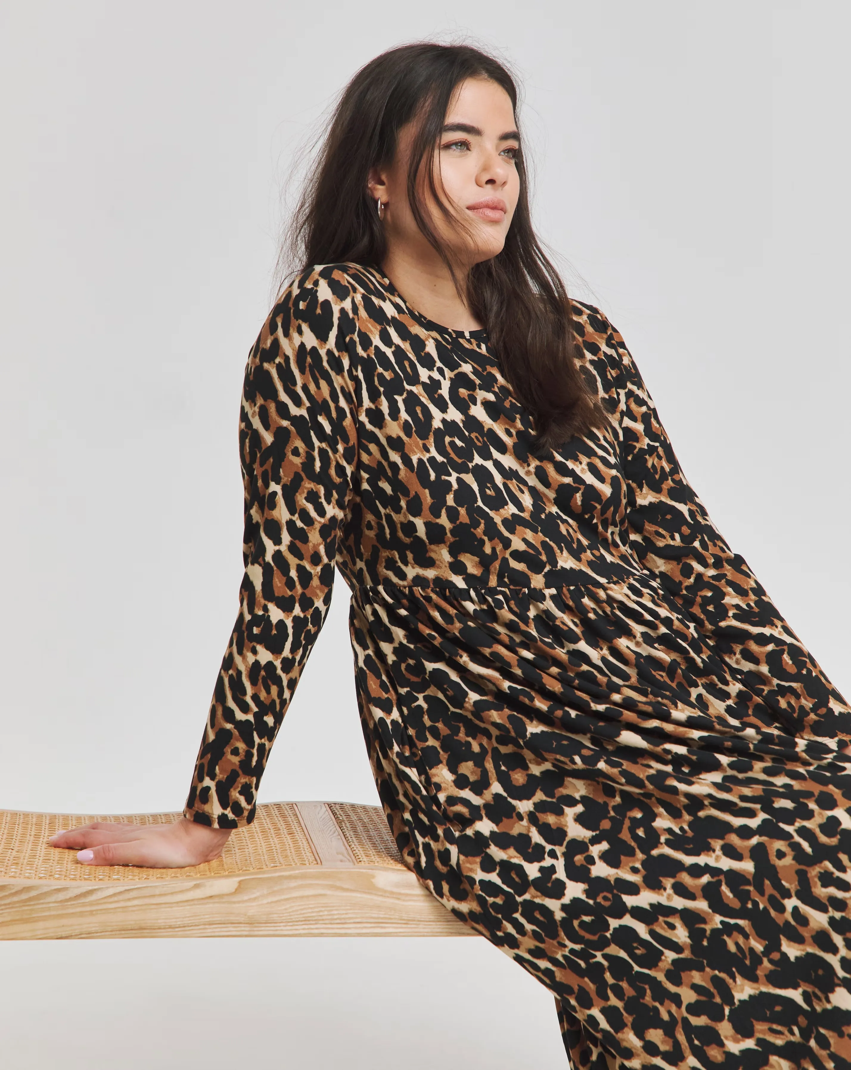 130067-leopard-supersoft-pocket-midi-dress-1.jpg