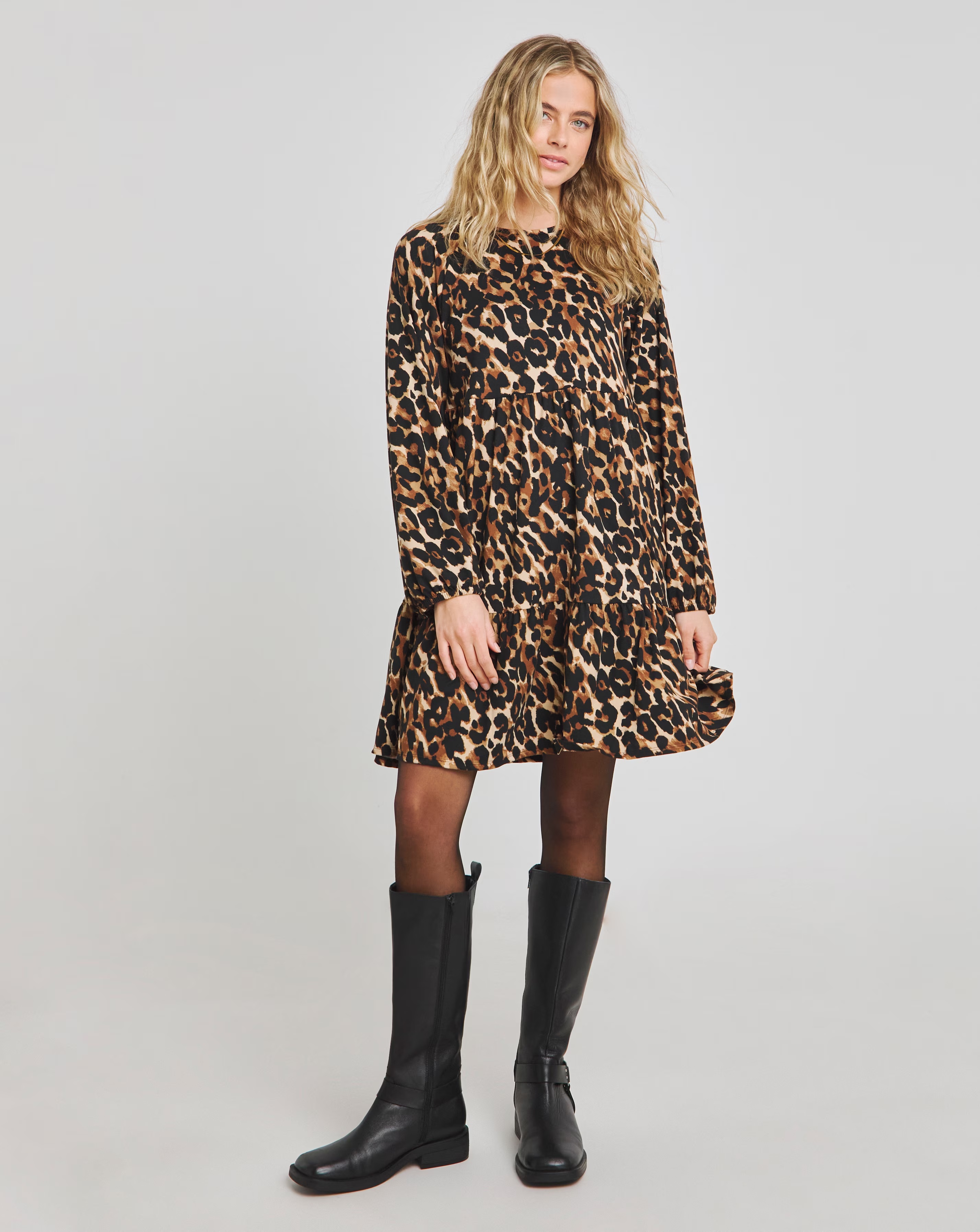 130145-leopard-supersoft-tiered-smock-dress-1.webp