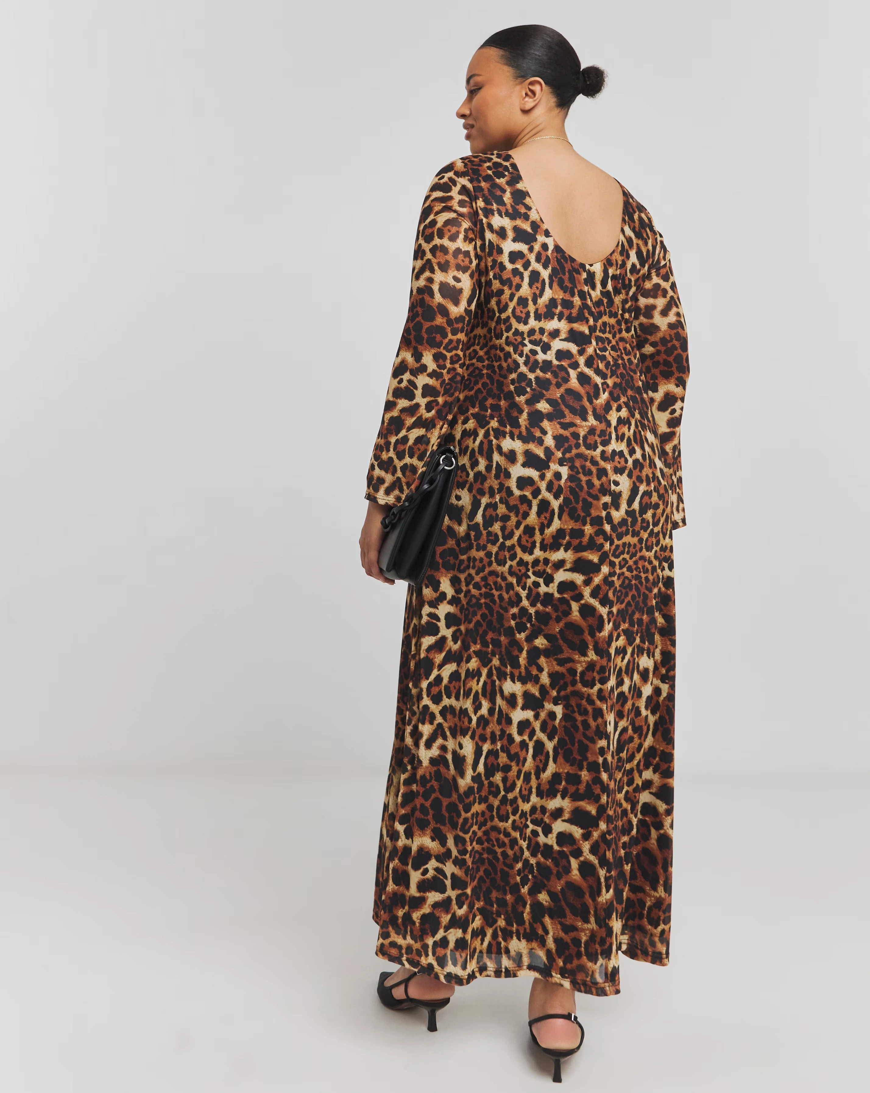 130314-leopard-long-sleeve-mesh-maxi-dress-with-scoop-back-1.webp