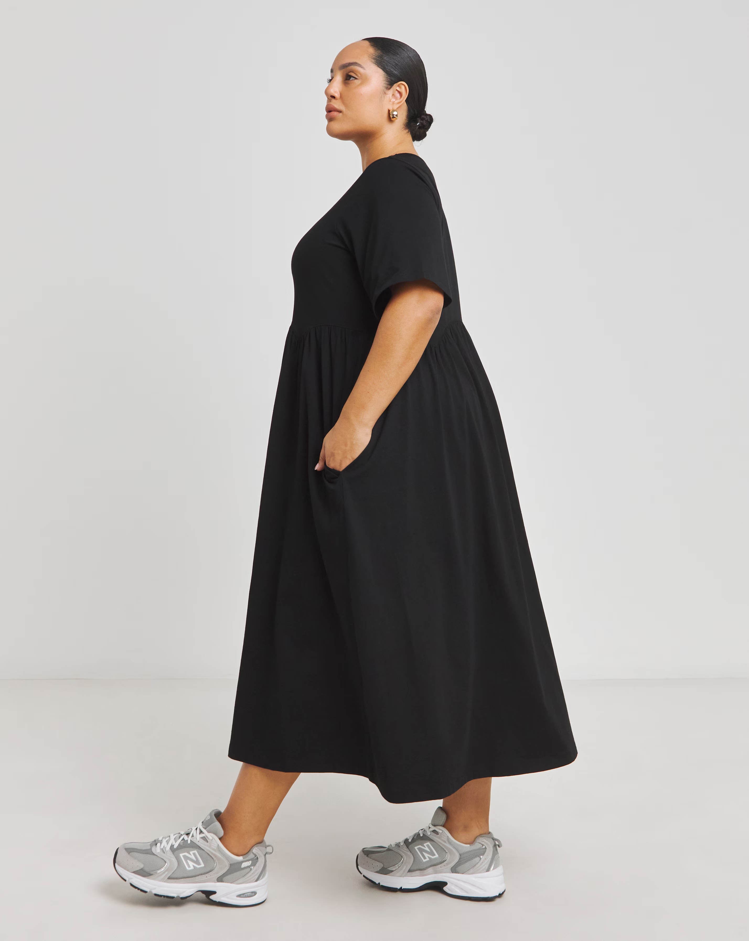 130548-black-jersey-smock-midi-dress-with-pockets-1.jpg