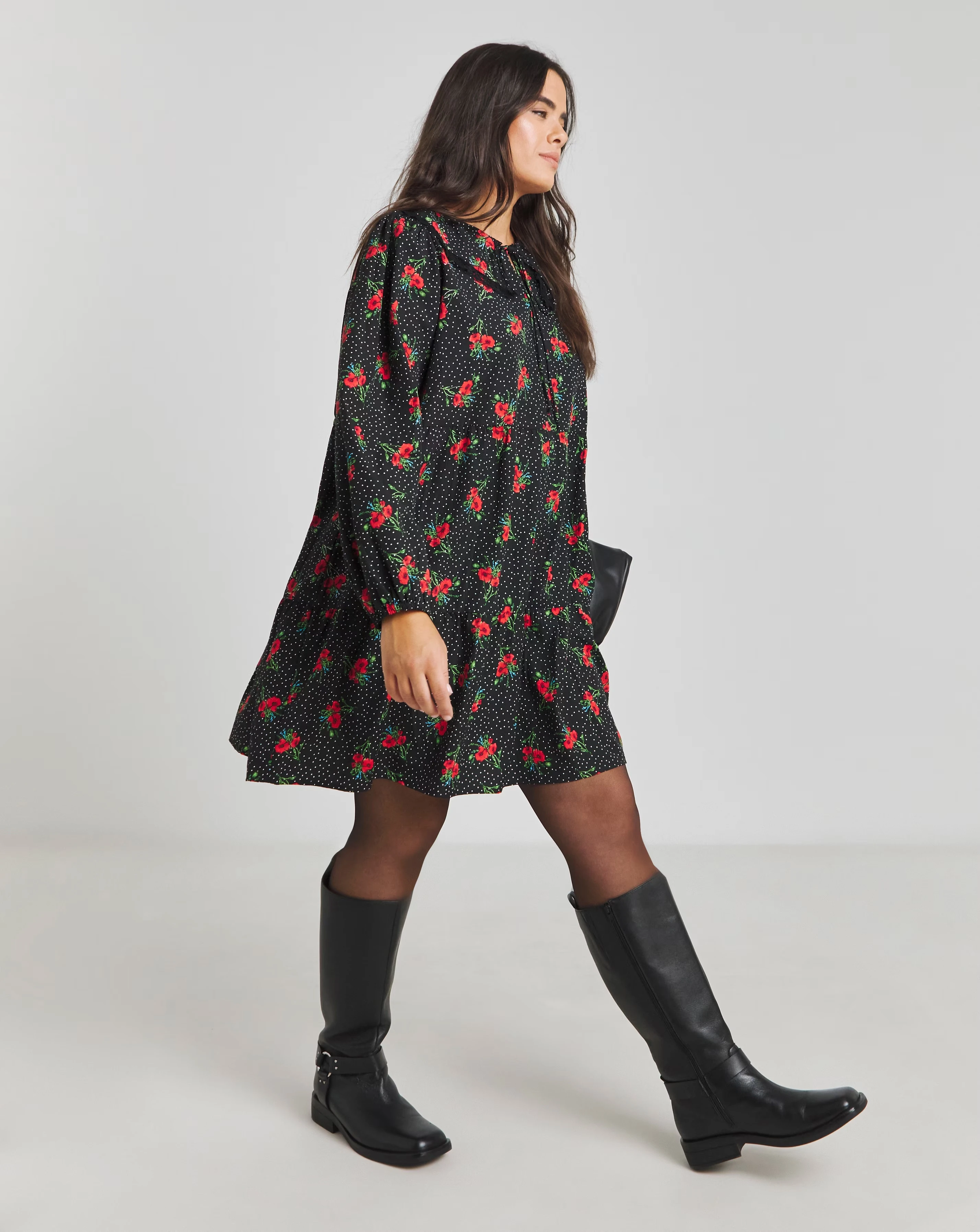 130623-ditsy-print-lace-trim-collar-smock-dress-1.webp