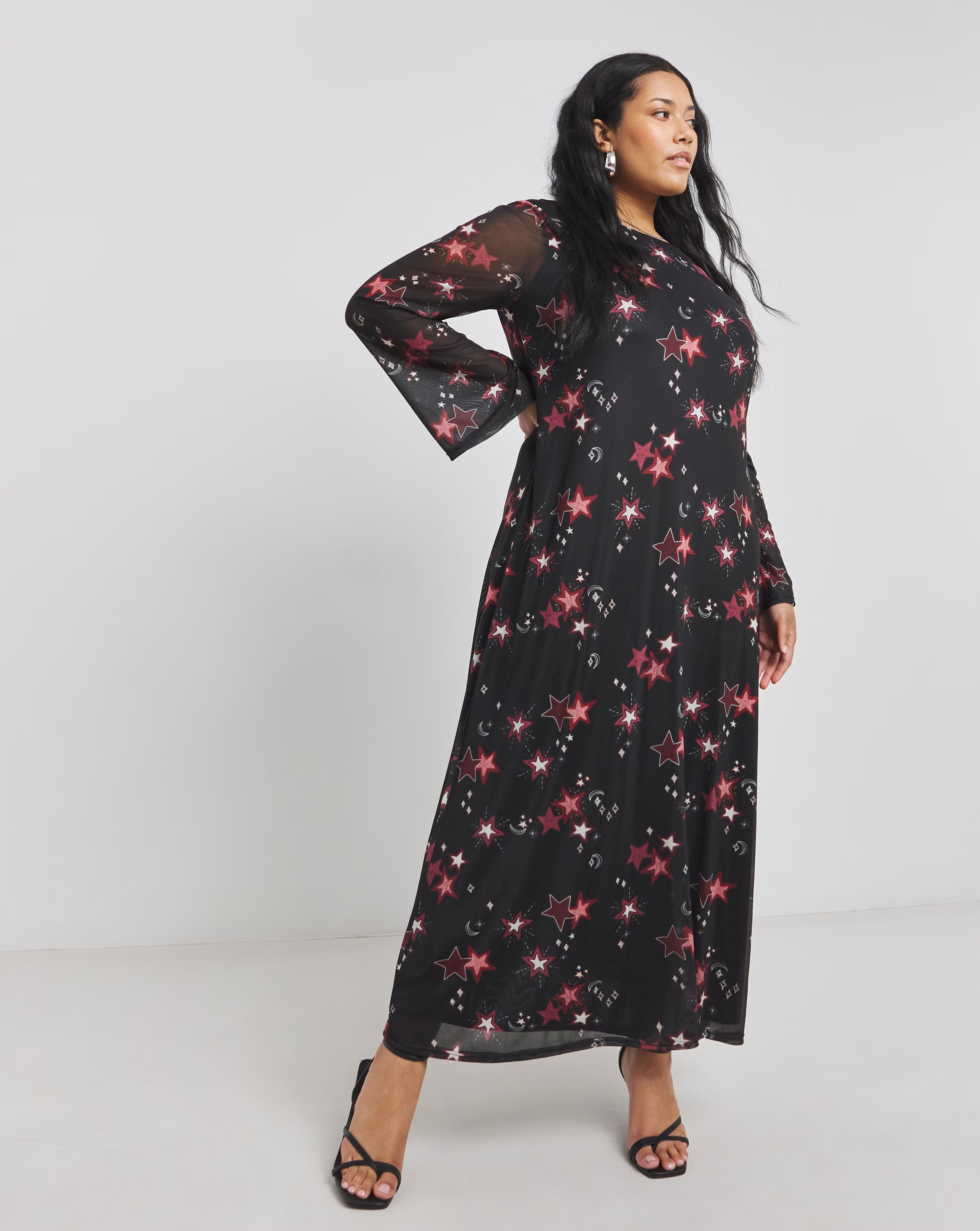 130701-star-printed-long-sleeve-scoop-back-mesh-maxi-dress-1.jpg