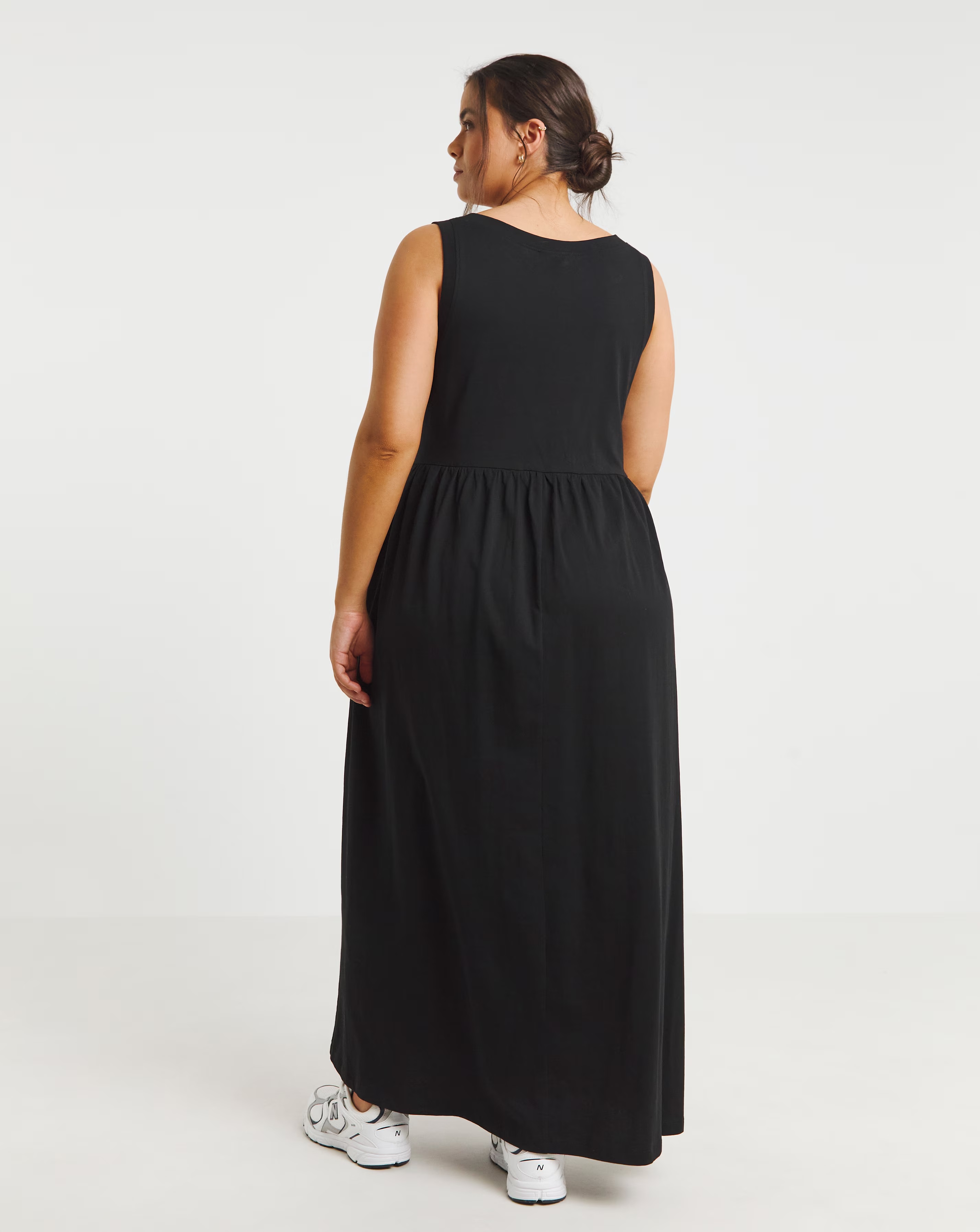 131480-black-jersey-cotton-maxi-dress-with-pockets-1.jpg