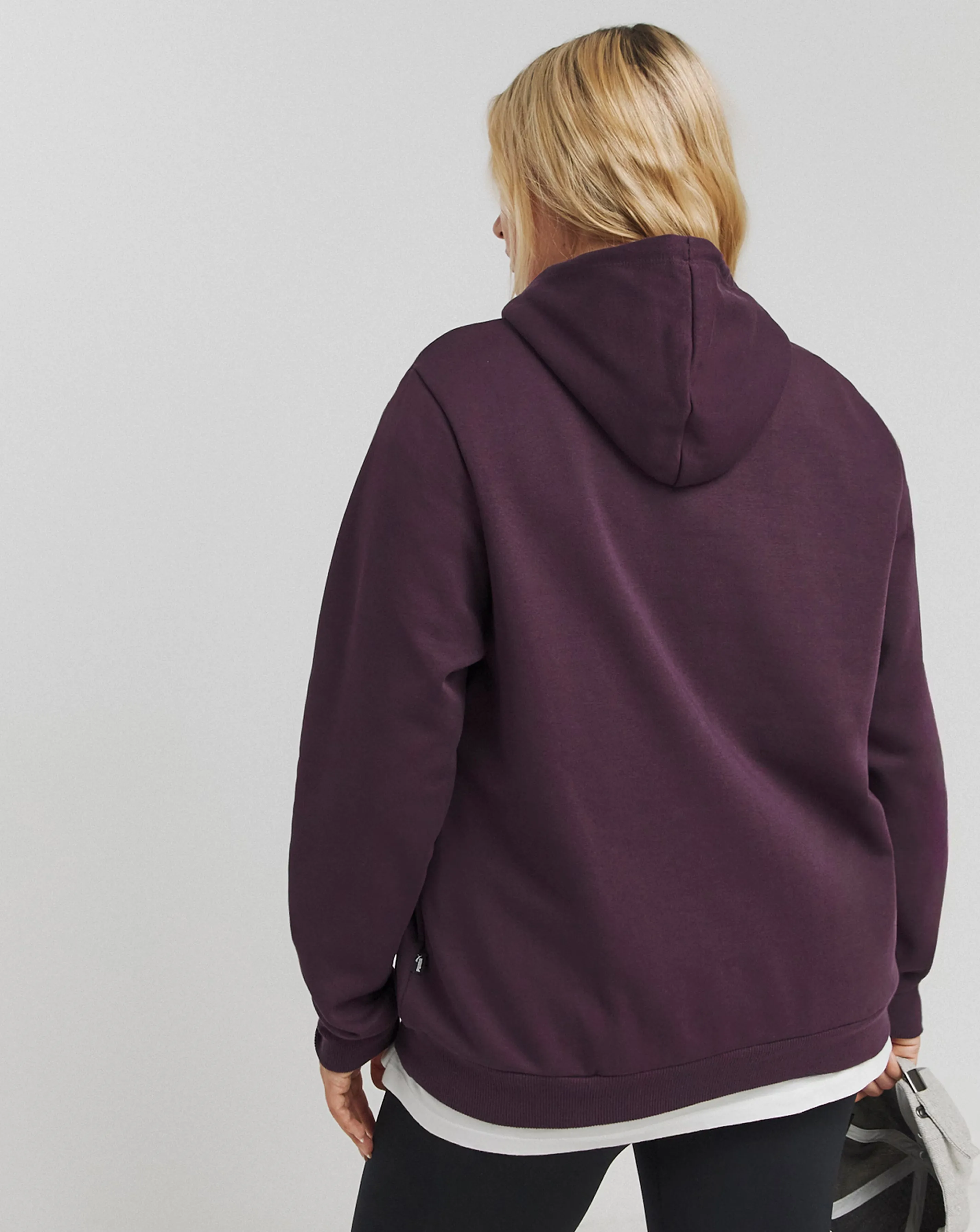 132929-puma-essentials-logo-hoodie-1.webp