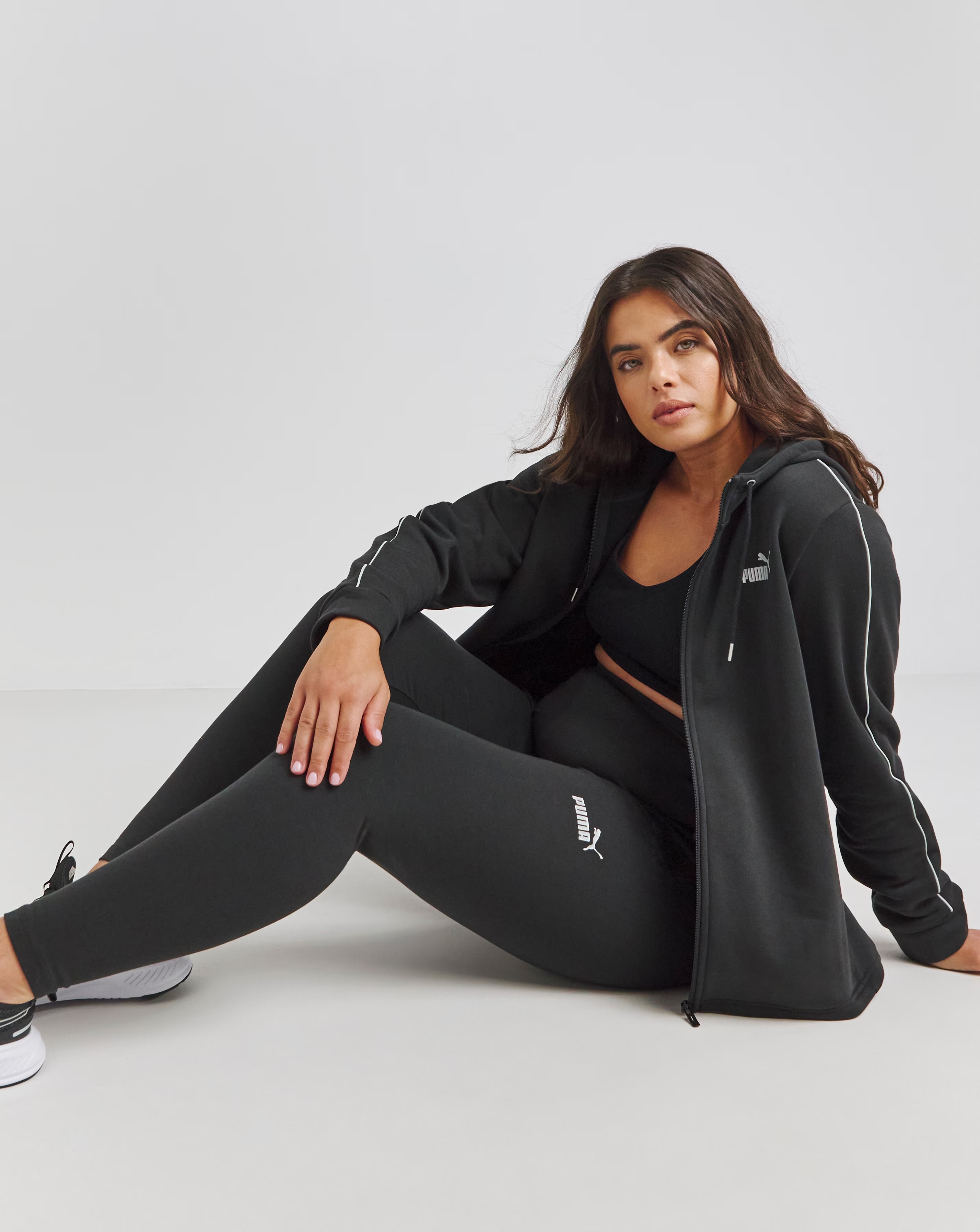 PUMA Metallic Tracksuit 1 132944-puma-metallic-tracksuit-1.jpg