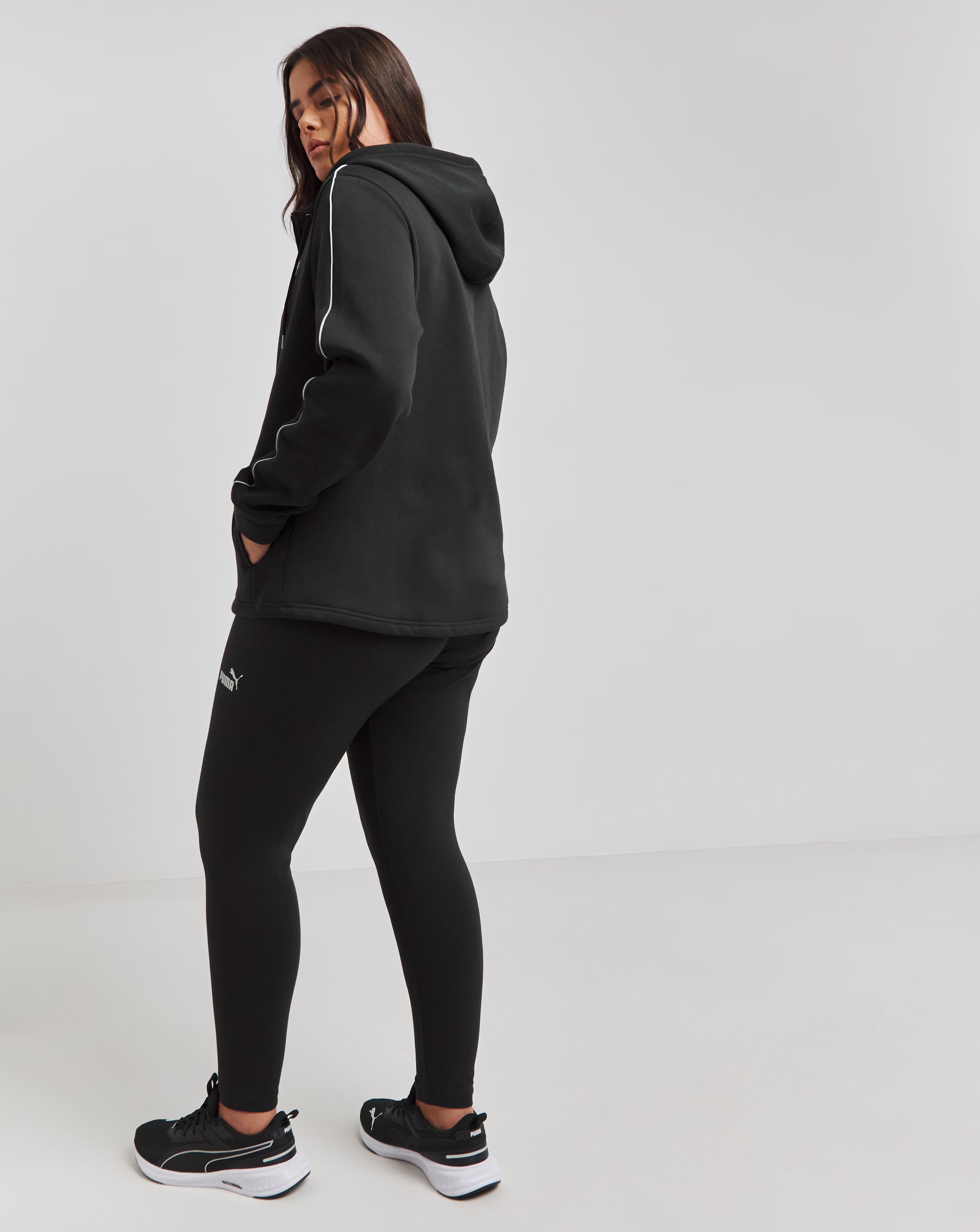 132944-puma-metallic-tracksuit-1.jpg