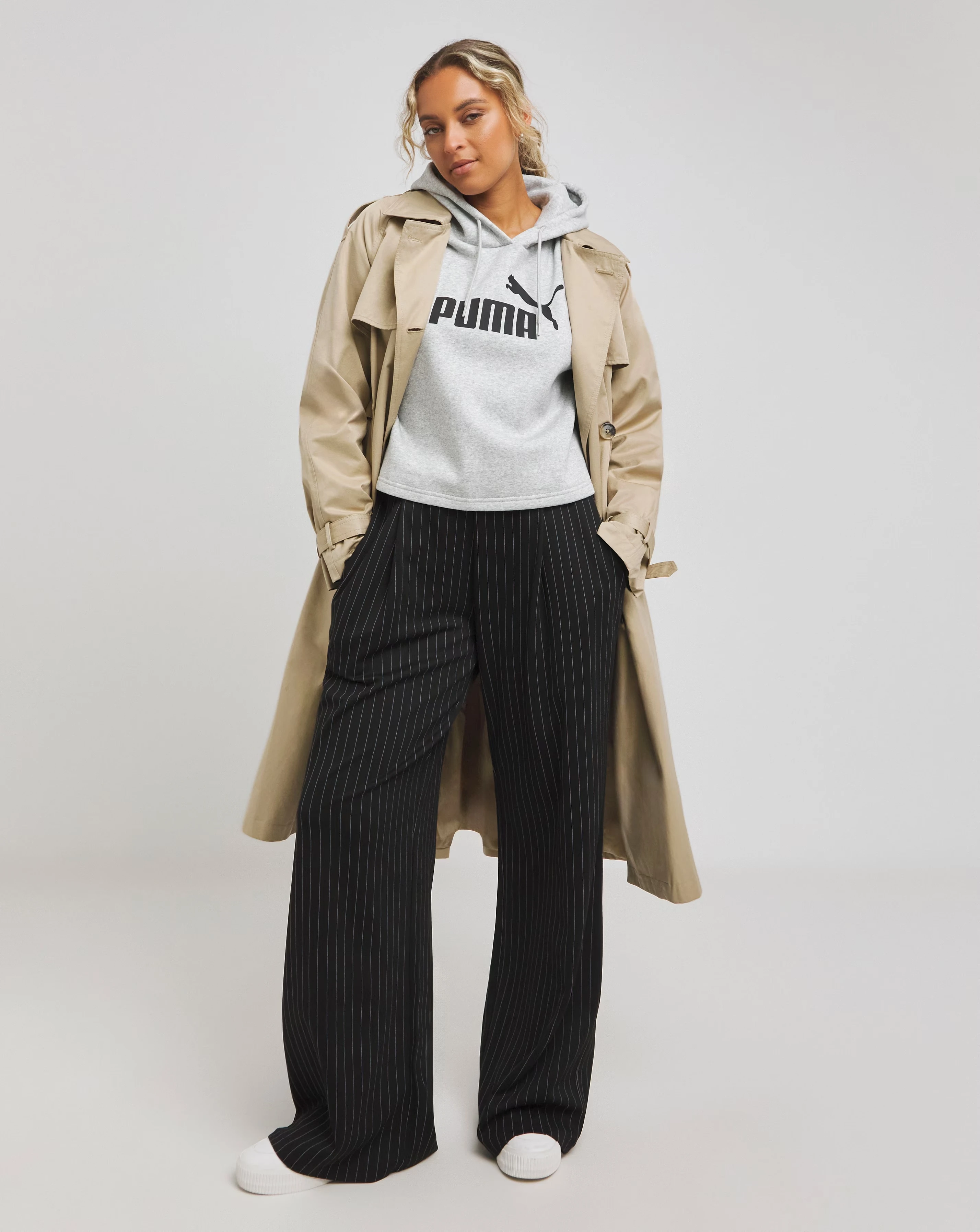 PUMA Essentials Cropped Logo Hoodie