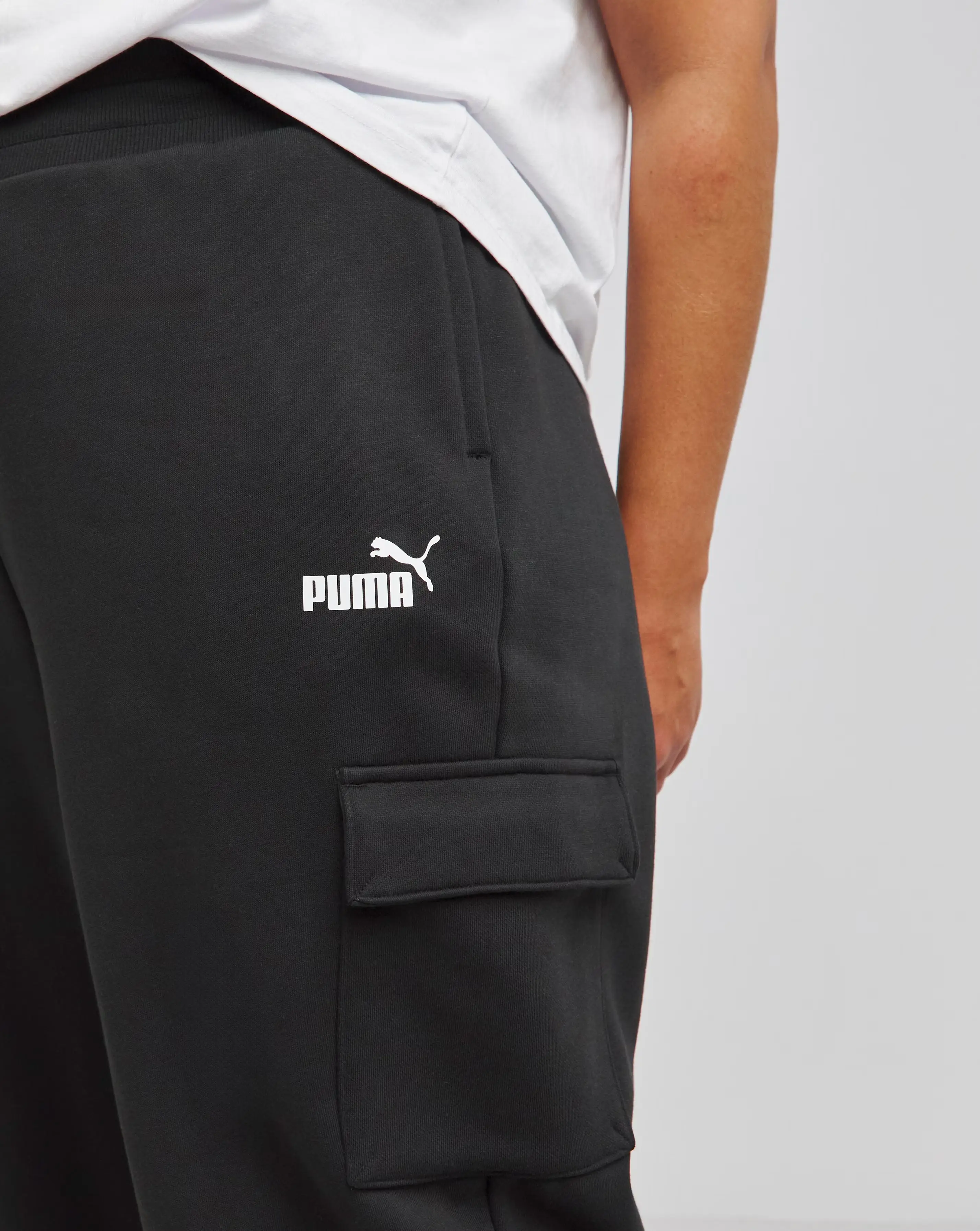 132991-puma-essentials-cargo-pants-1.jpg