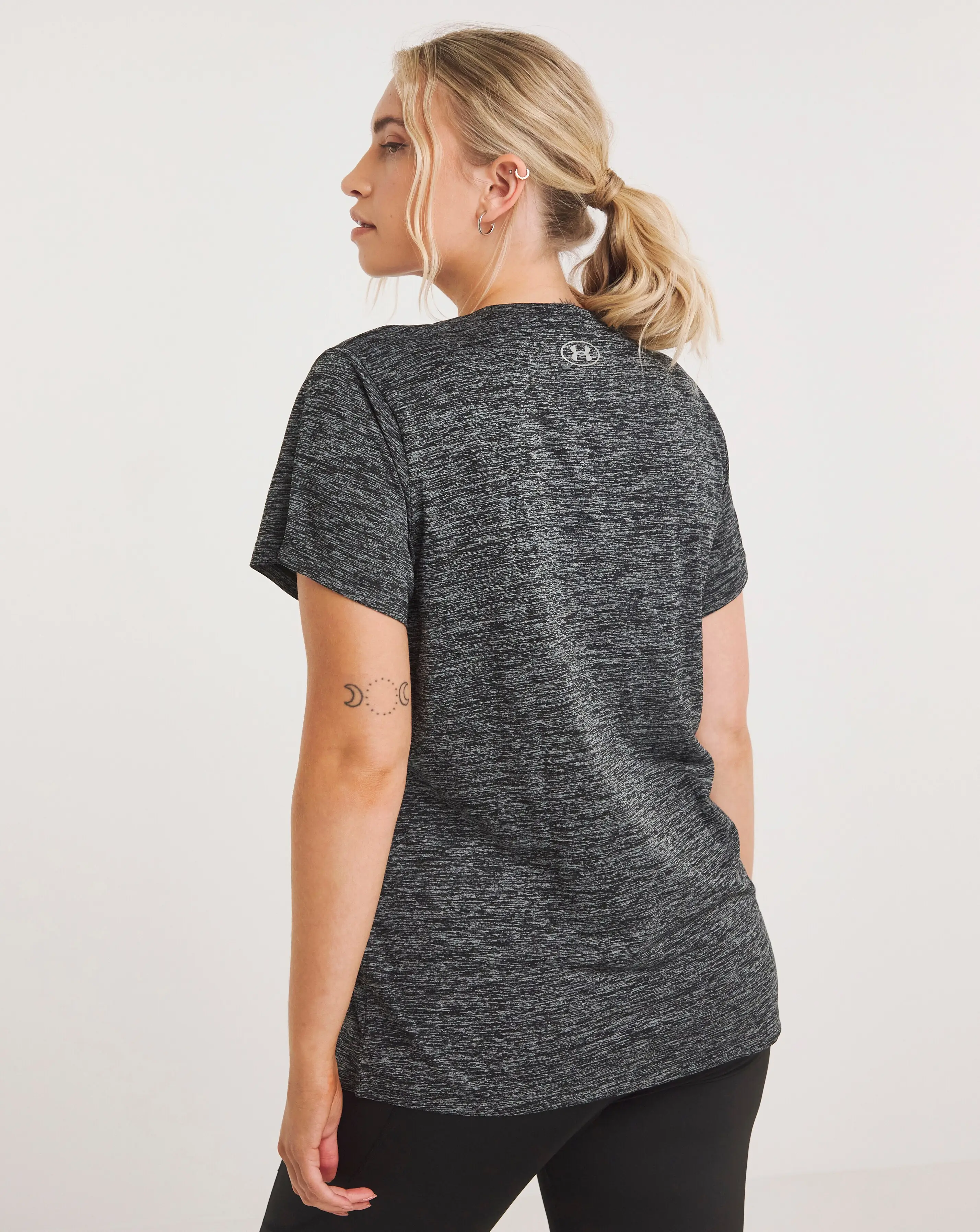 133144-under-armour-tech-short-sleeve-twist-top-1.webp