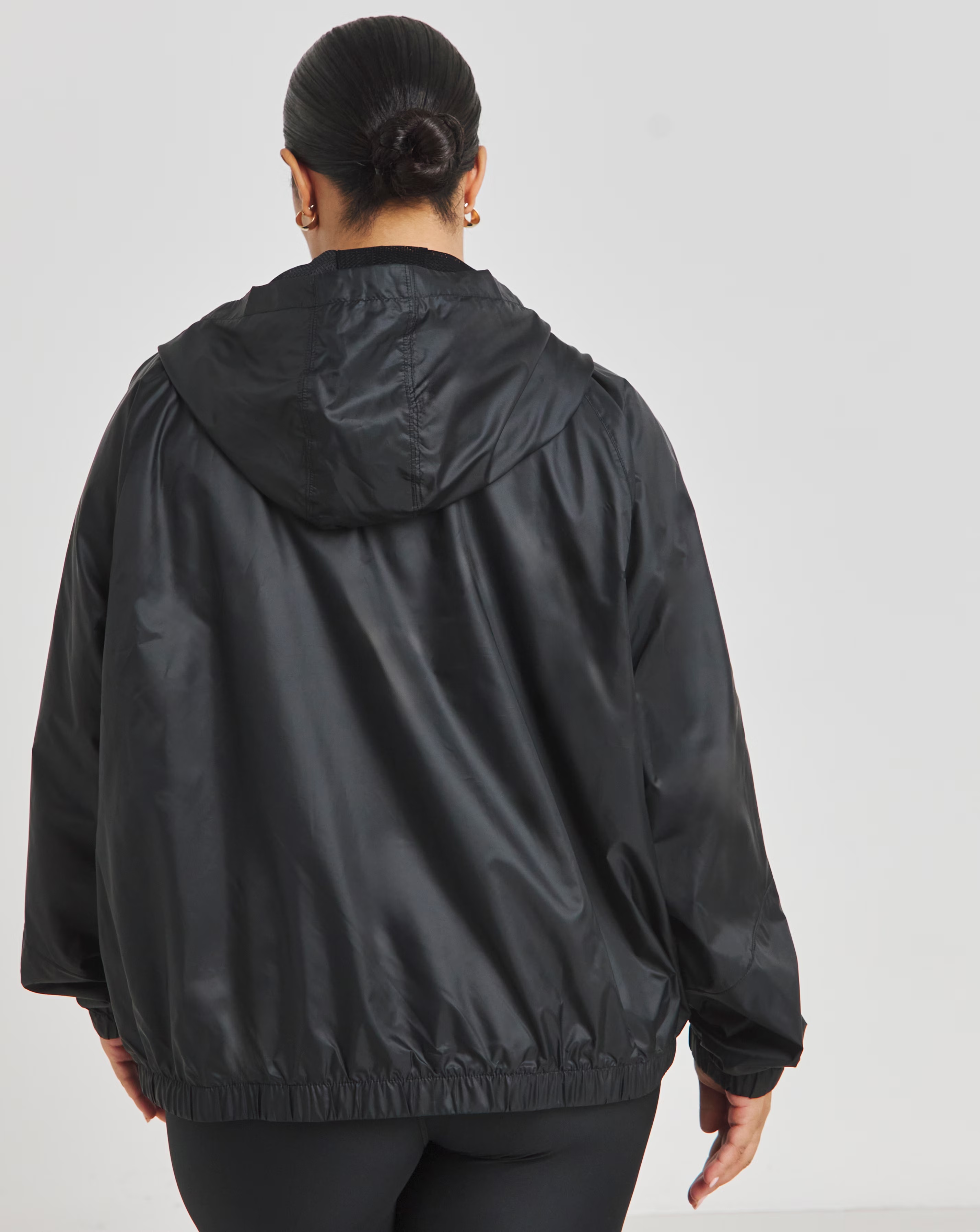 133977-under-armour-rival-sport-windbreaker-jacket-1.jpg