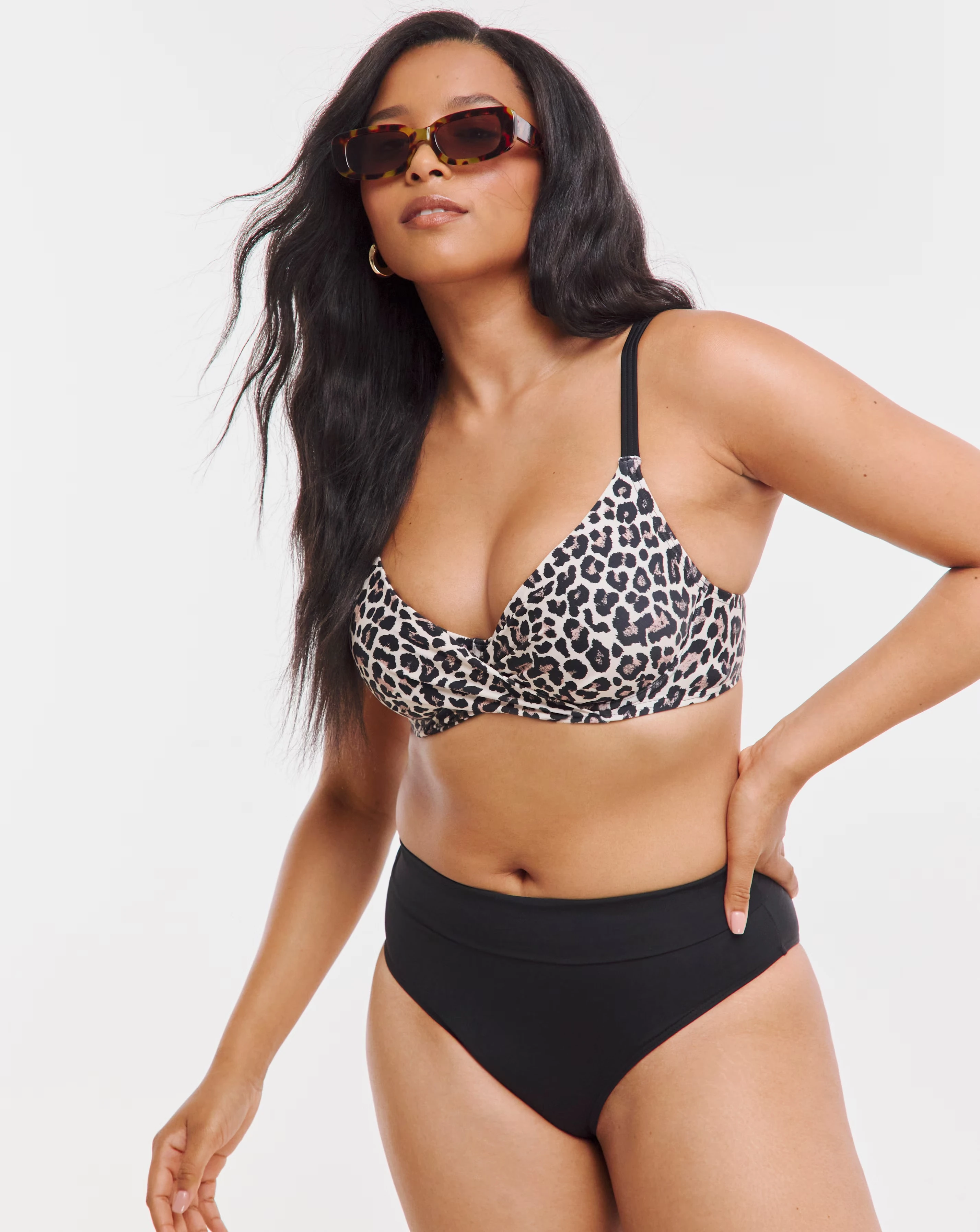 134825-figleaves-tailor-underwired-bikini-top-1.webp