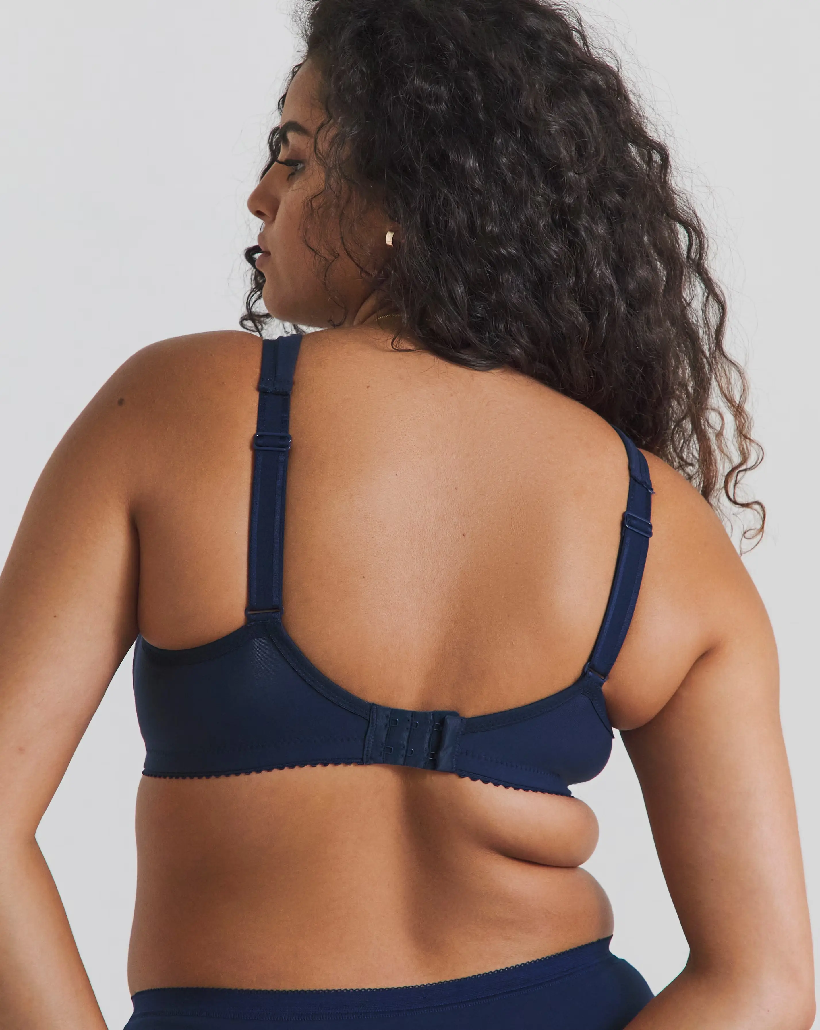 135211-miss-mary-of-sweden-broderie-anglaise-cotton-non-wired-bra-dark-blue-1.webp