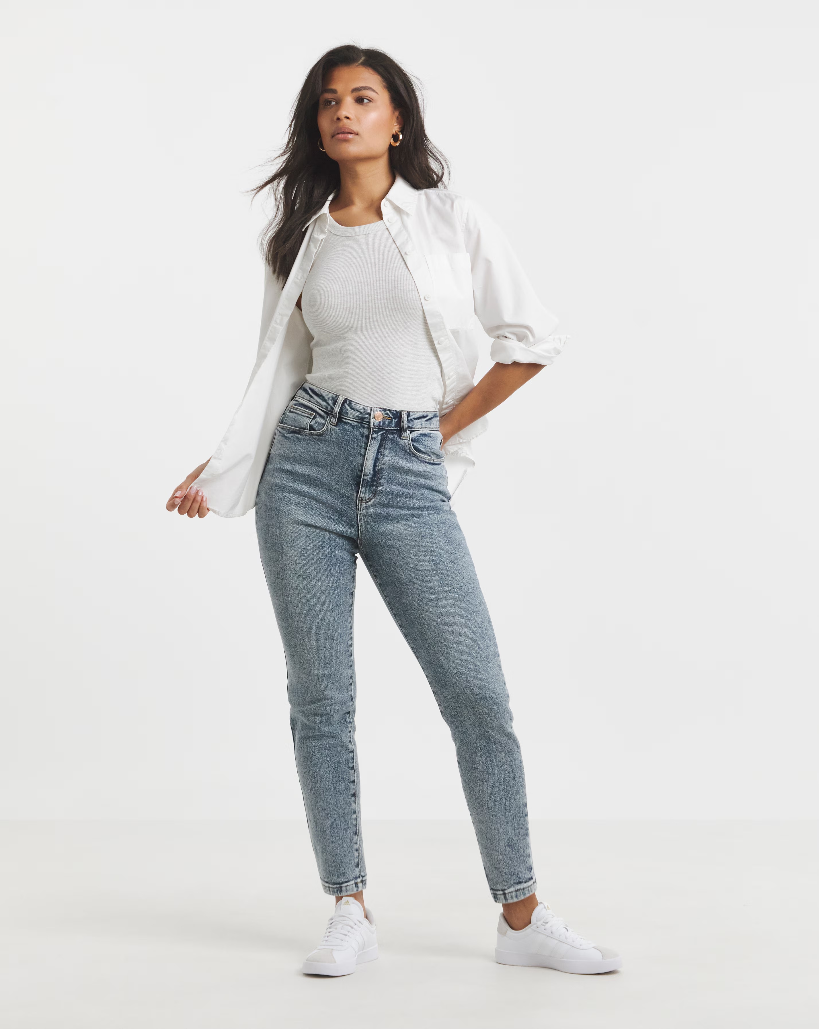 138139-slim-mom-jean-mid-blue-king-x27-s-trust-2-per-sale-donated-1.webp