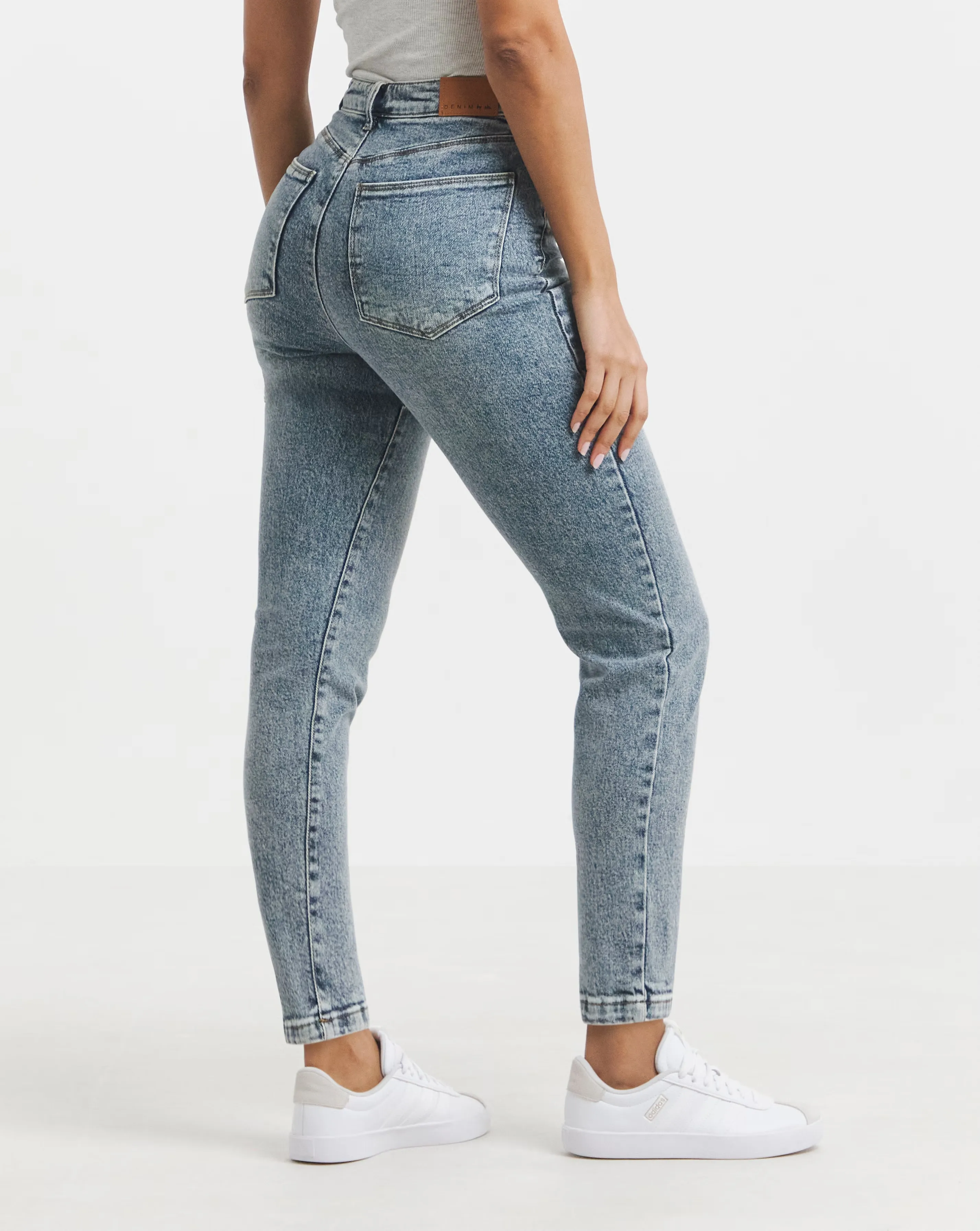 138139-slim-mom-jean-mid-blue-king-x27-s-trust-2-per-sale-donated-1.webp