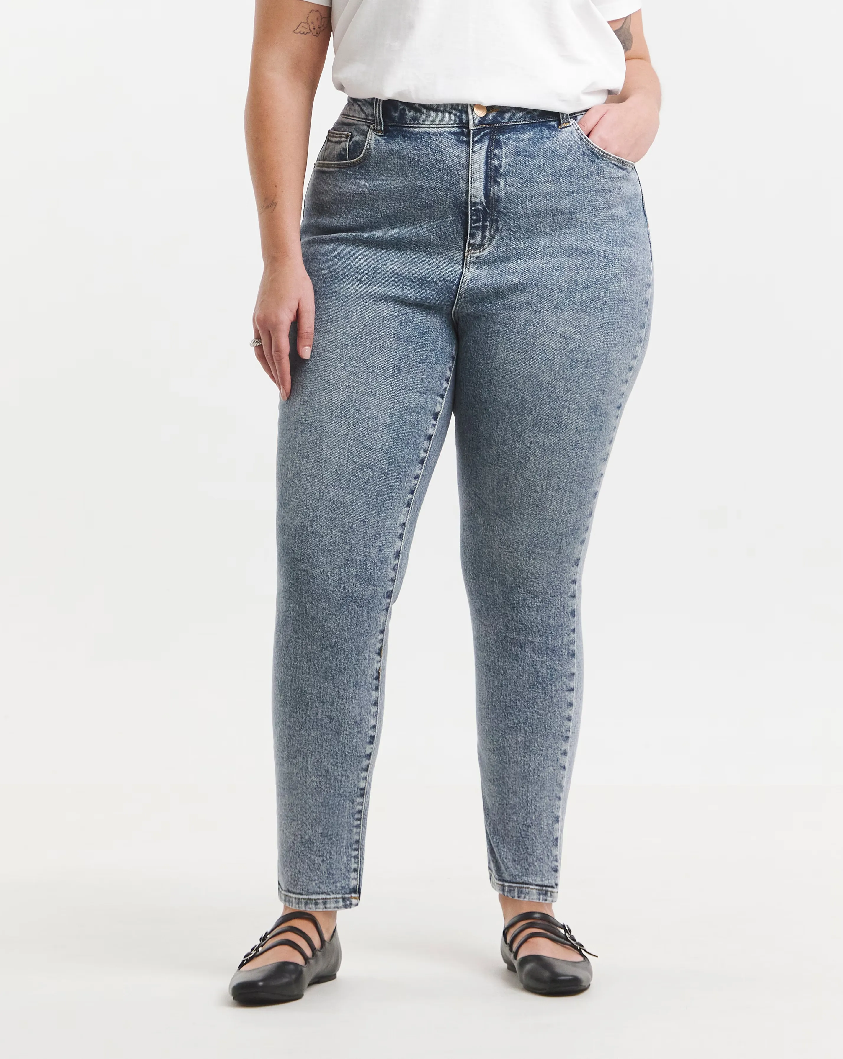 138139-slim-mom-jean-mid-blue-king-x27-s-trust-2-per-sale-donated-1.webp